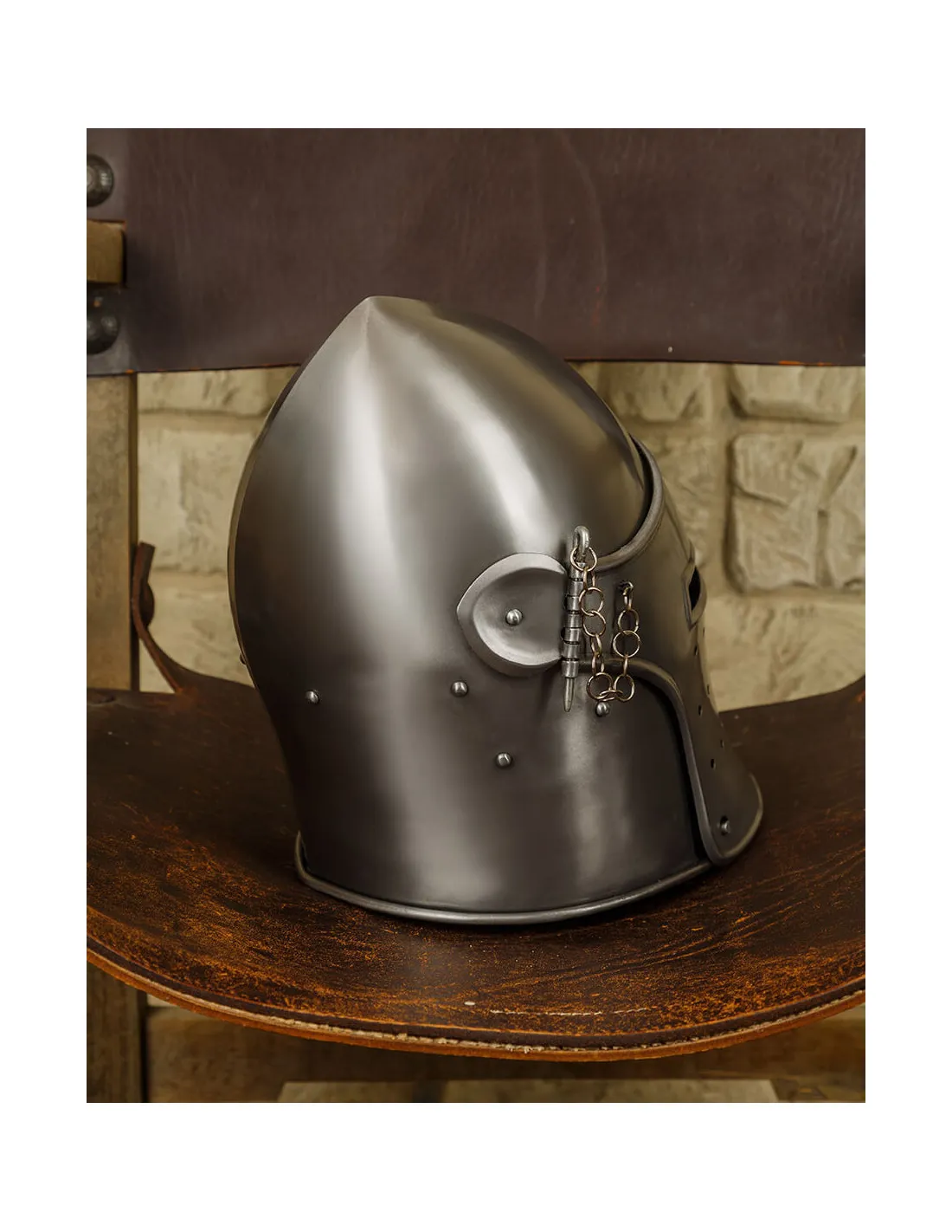 Bacinete acero pulido con visera modelo Magnus