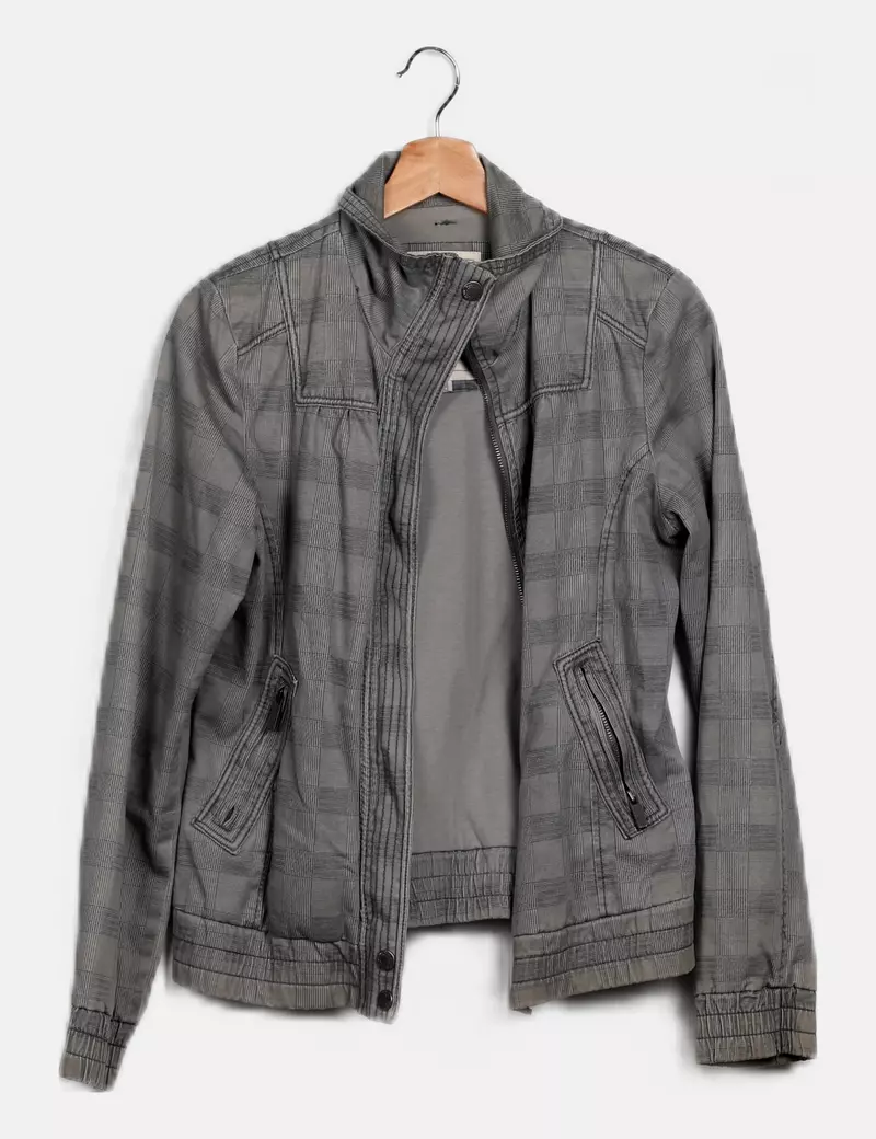 Bershka Chaqueta gris de cuadros