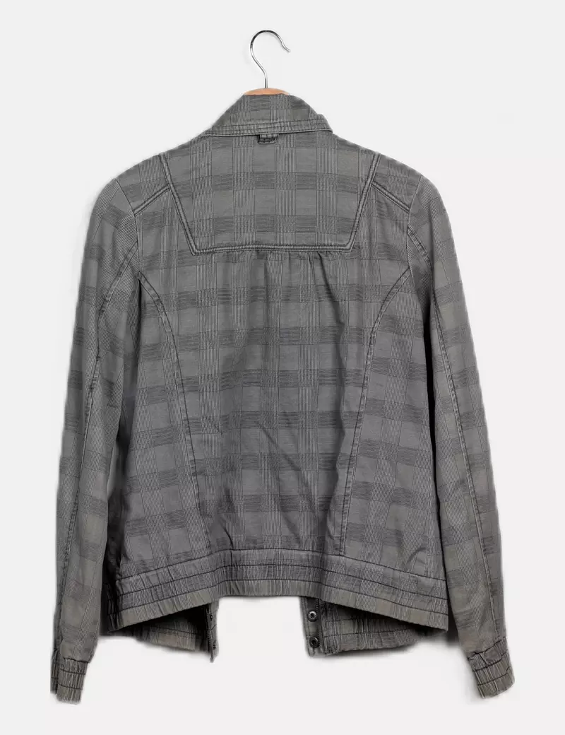 Bershka Chaqueta gris de cuadros