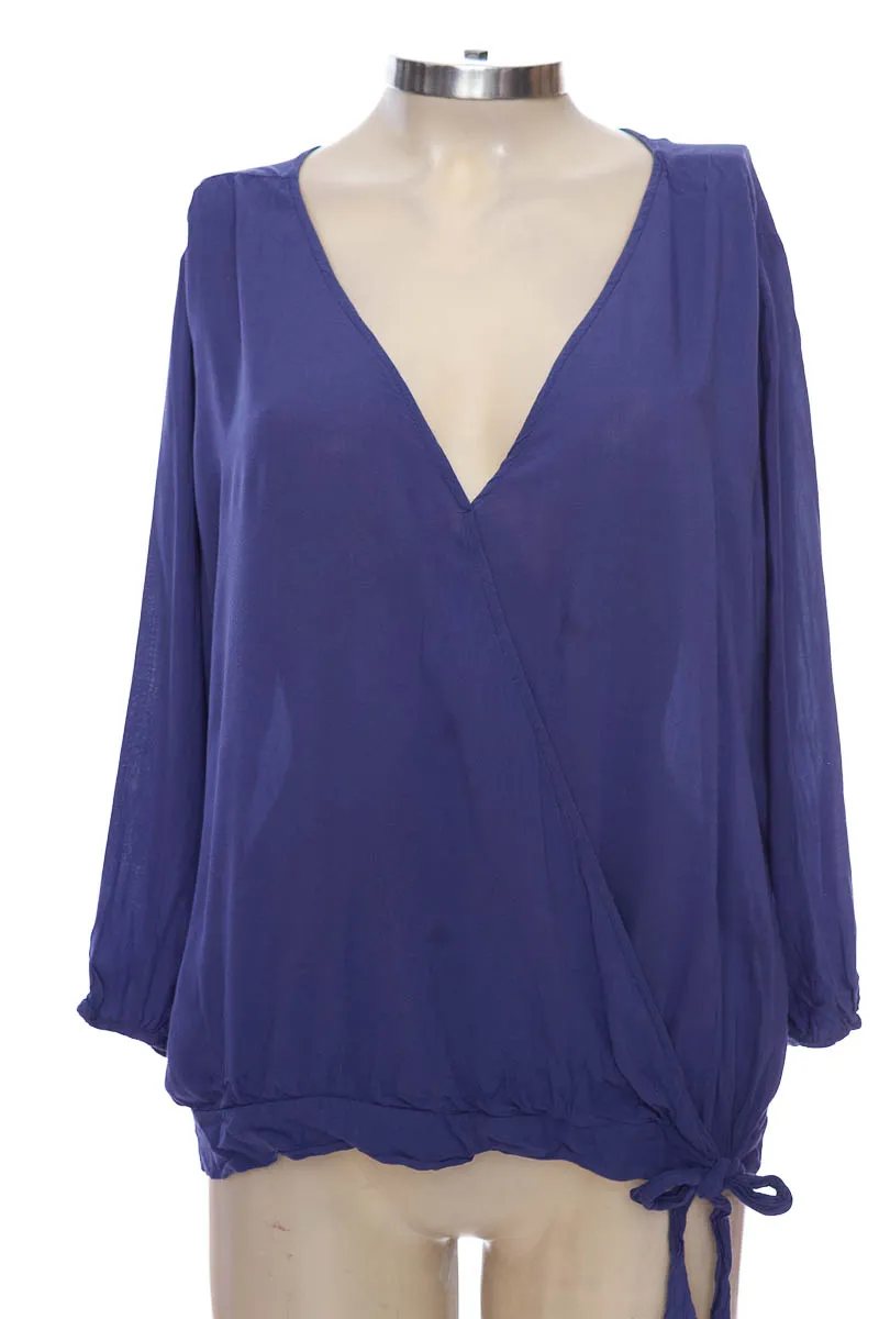 BLUSA COLOR AZUL  LEONISA