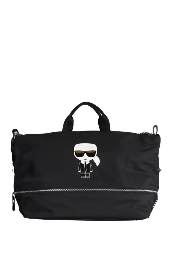 Bolso negro de viaje con 
