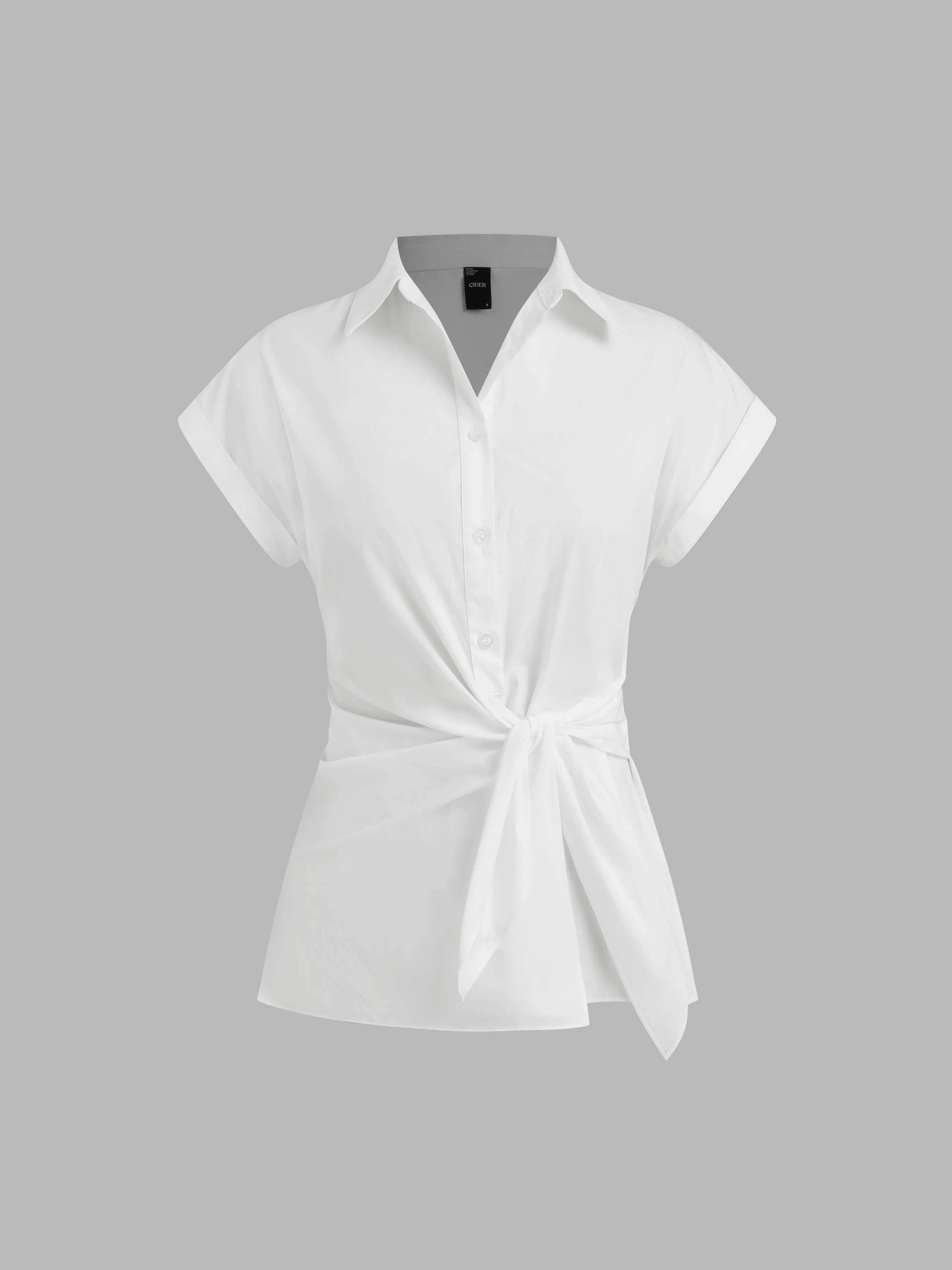 Camisa de manga corta anudada con cuello tejido en color liso
