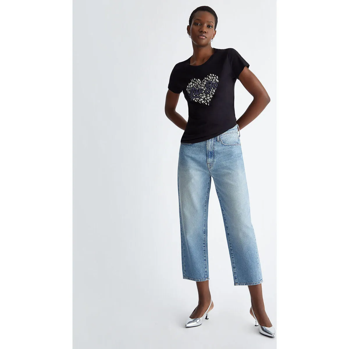 Camiseta con corazón y strass