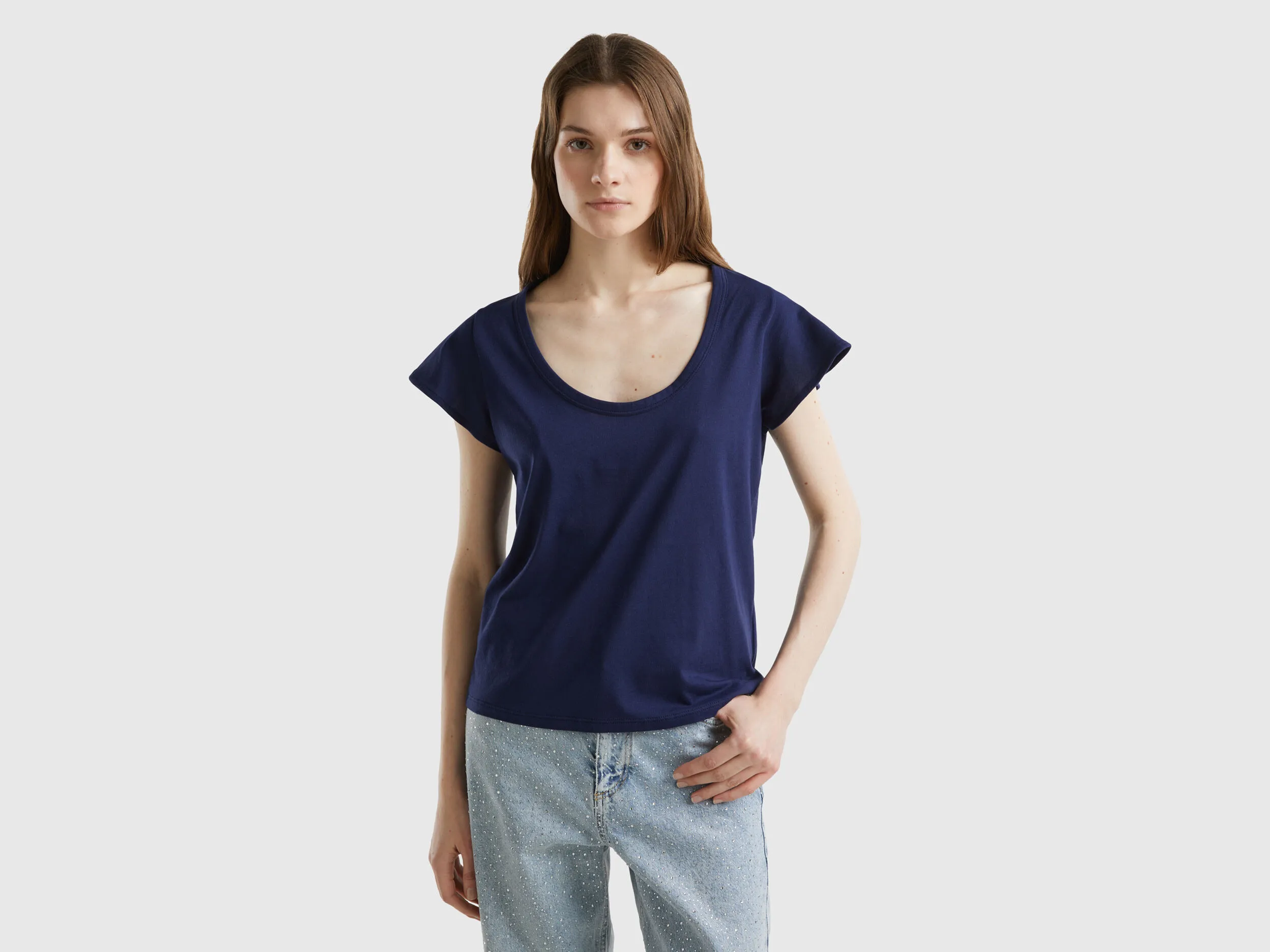 Camiseta con escote amplio