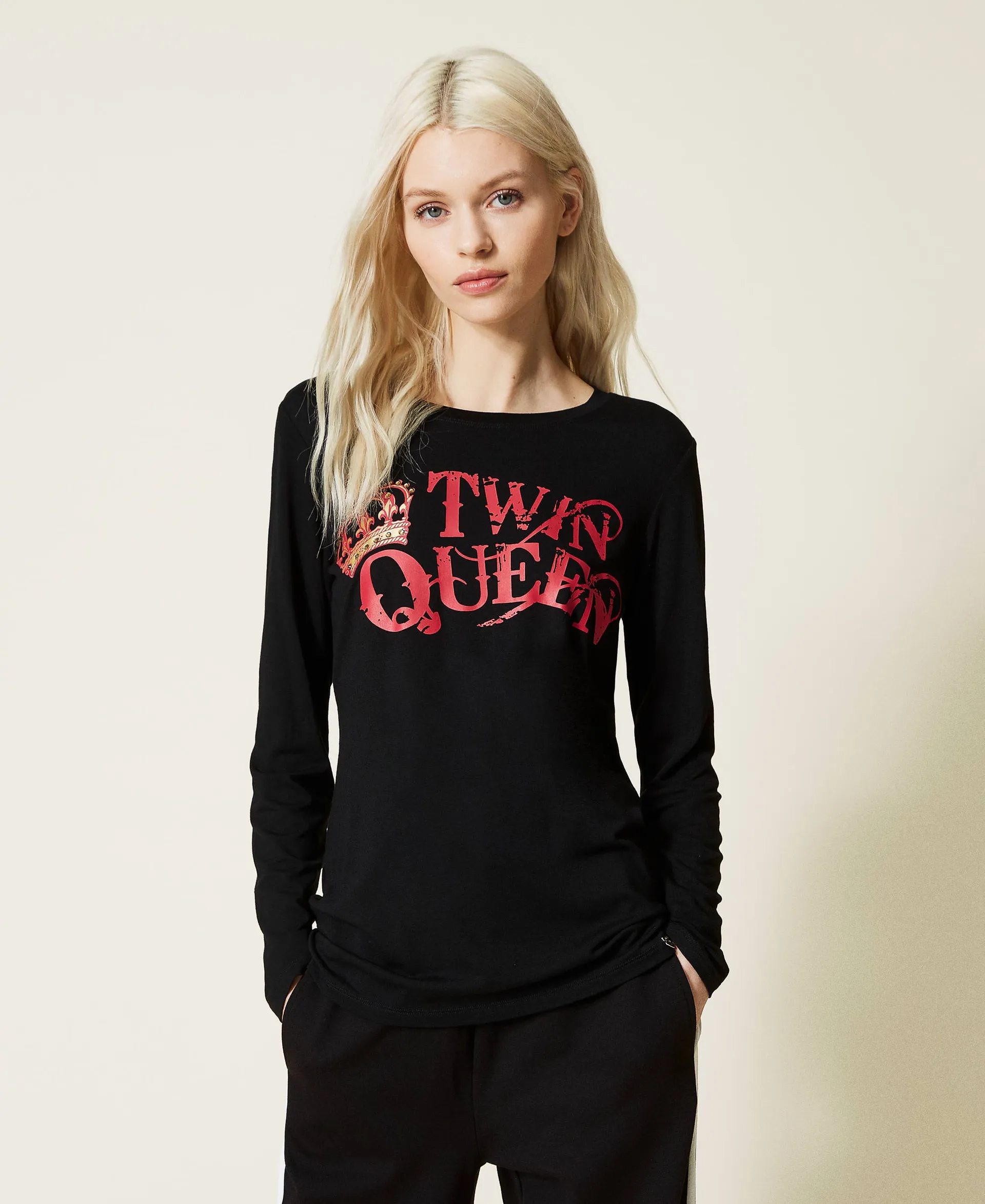 Camiseta con estampado Twin Queen y cuello