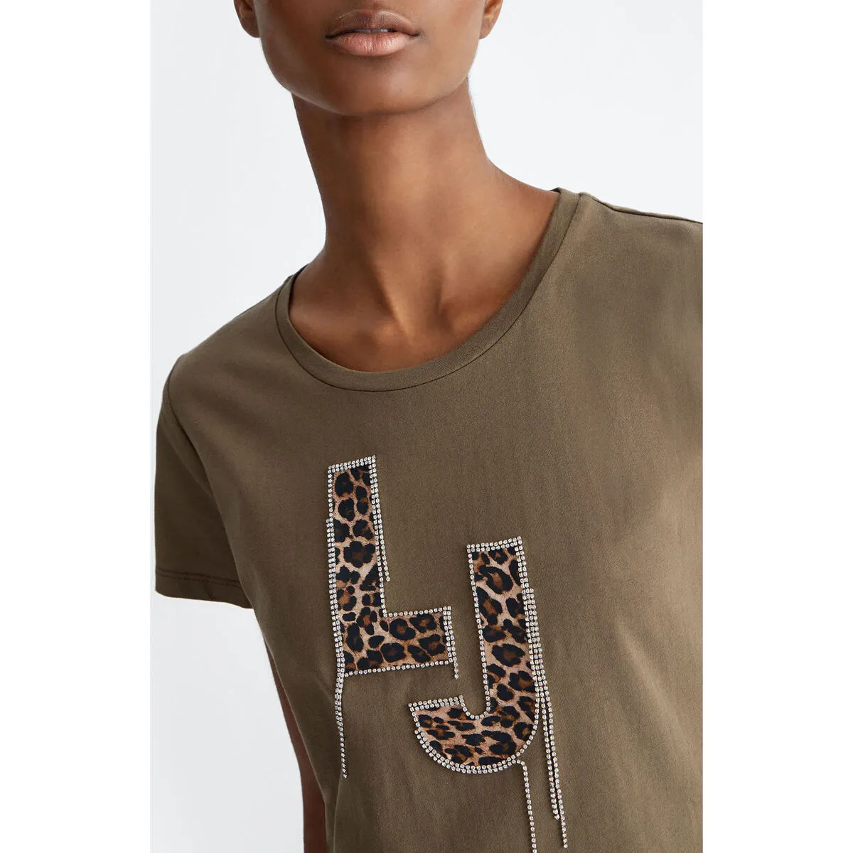 Camiseta con logotipo y strass