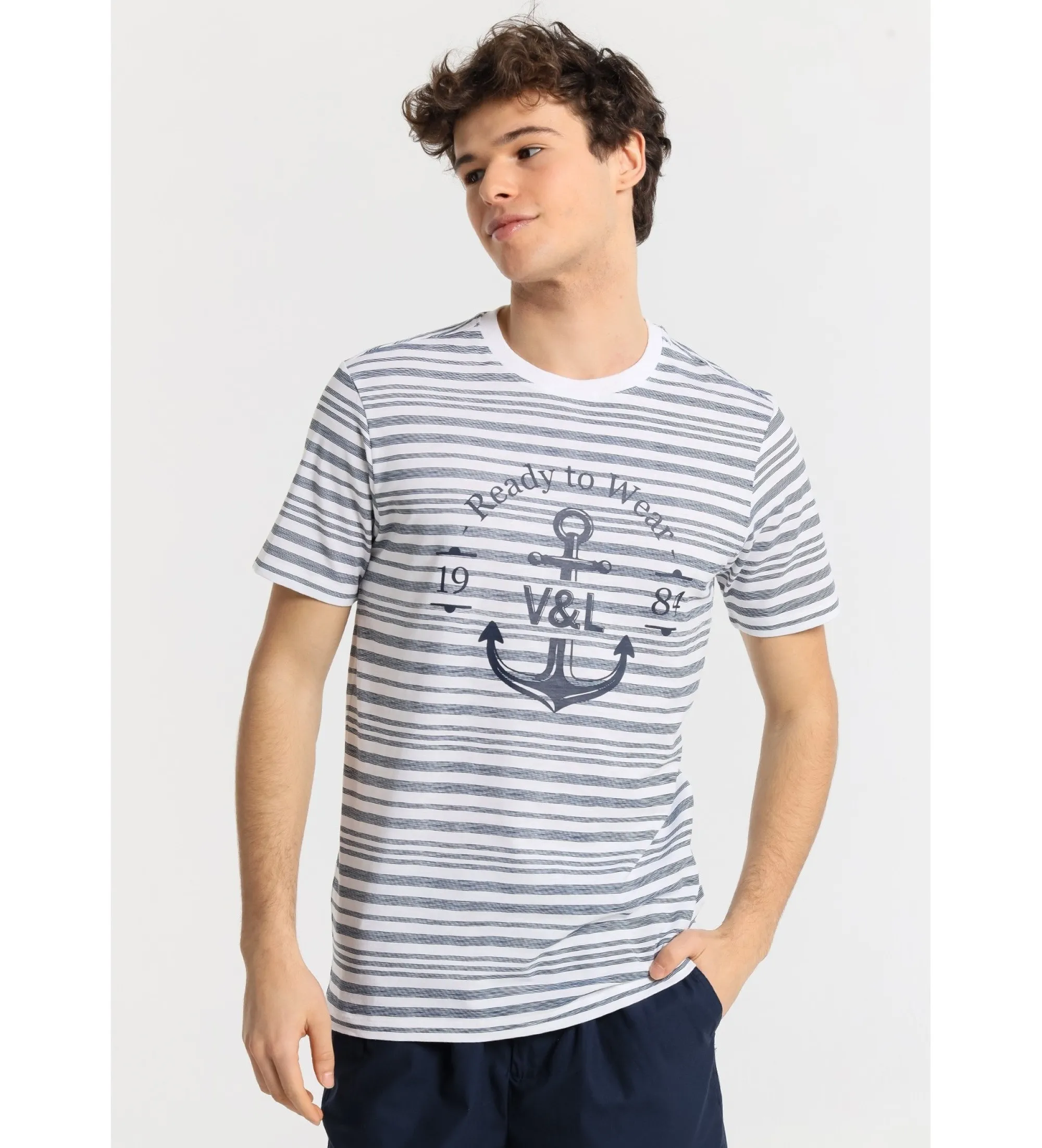 Camiseta de manga corta a raya con cuello redondo azul