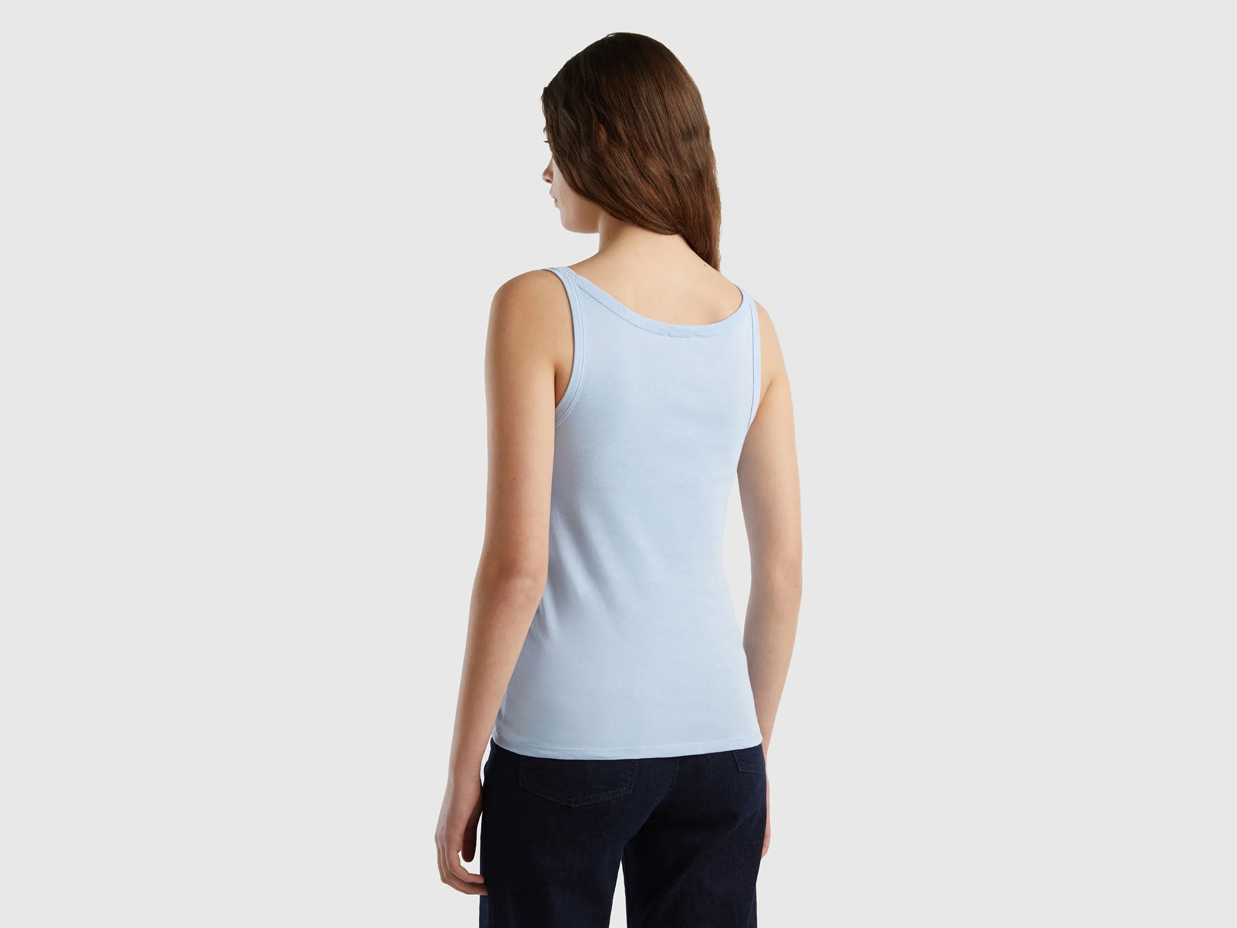 Camiseta de tirantes celeste de 100 % algodón