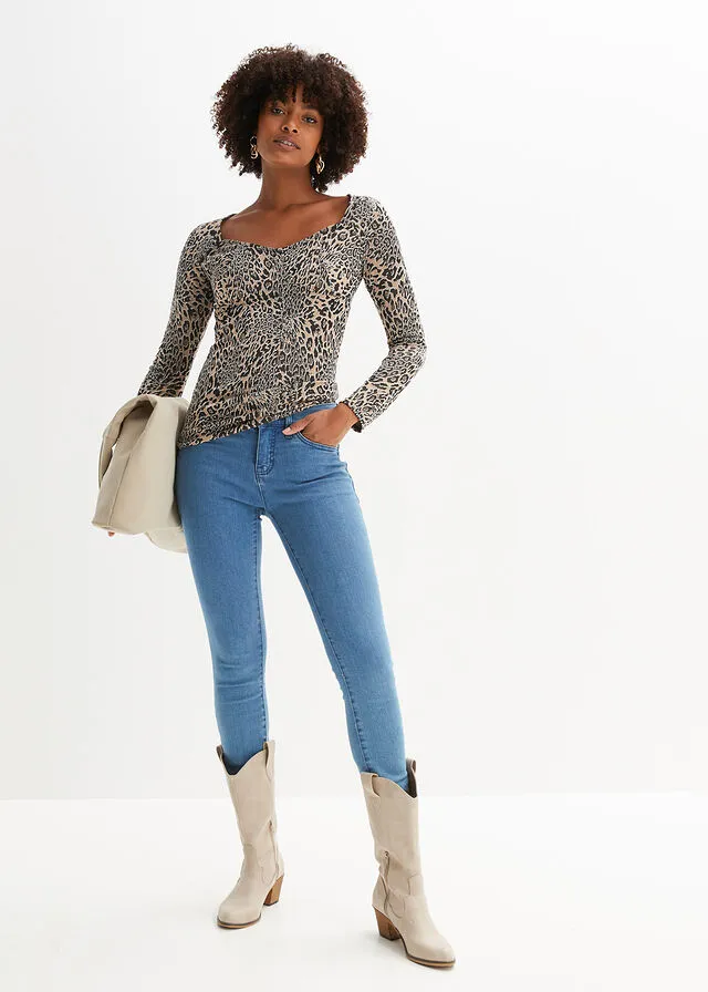 Camiseta jacquard con escote corazón Gris con estampado de leopardo