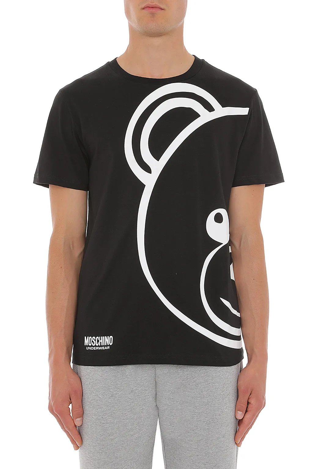 Camiseta negra con oso grande lateral y reverso