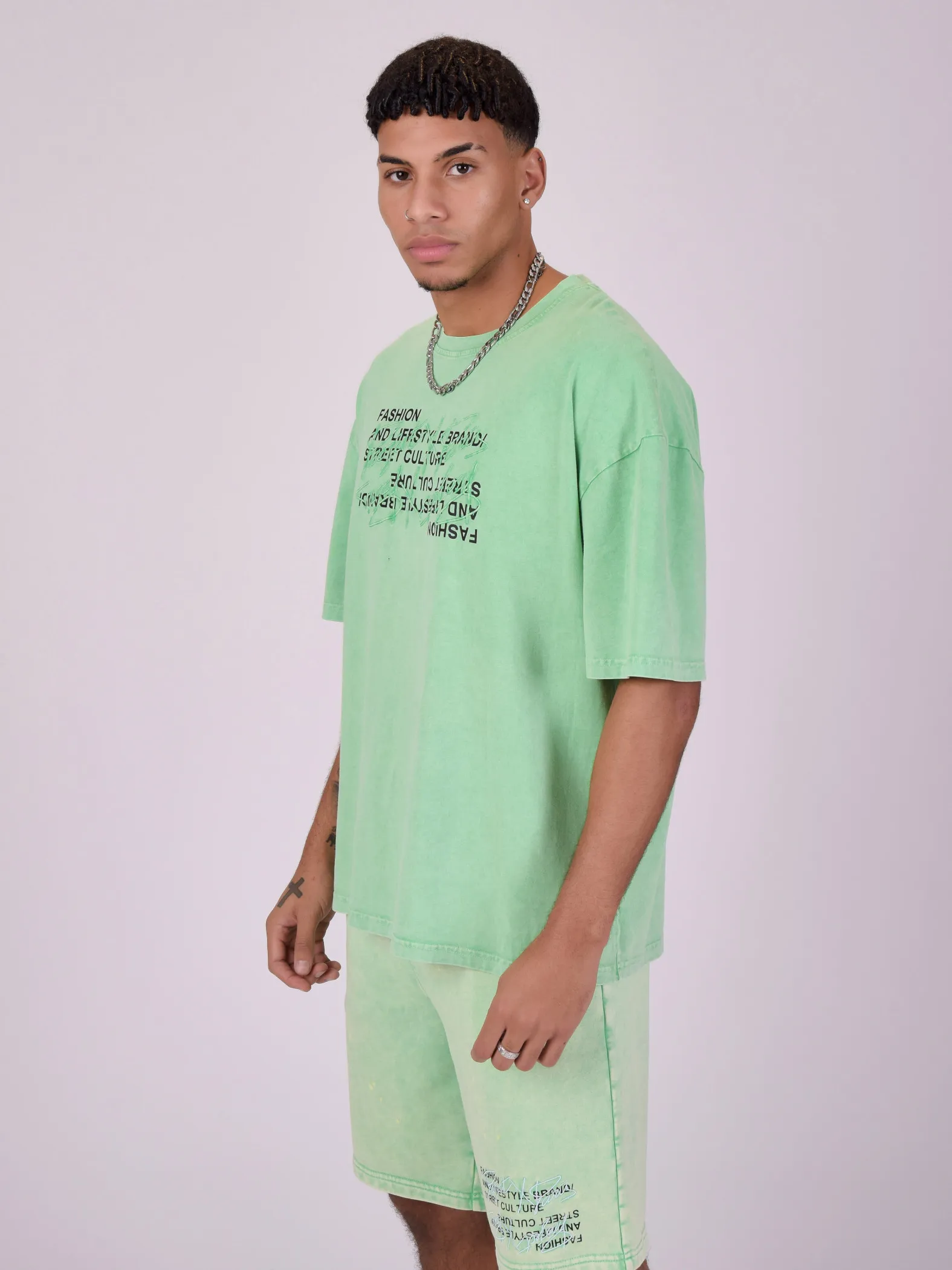 Camiseta oversize en tejido desteñido