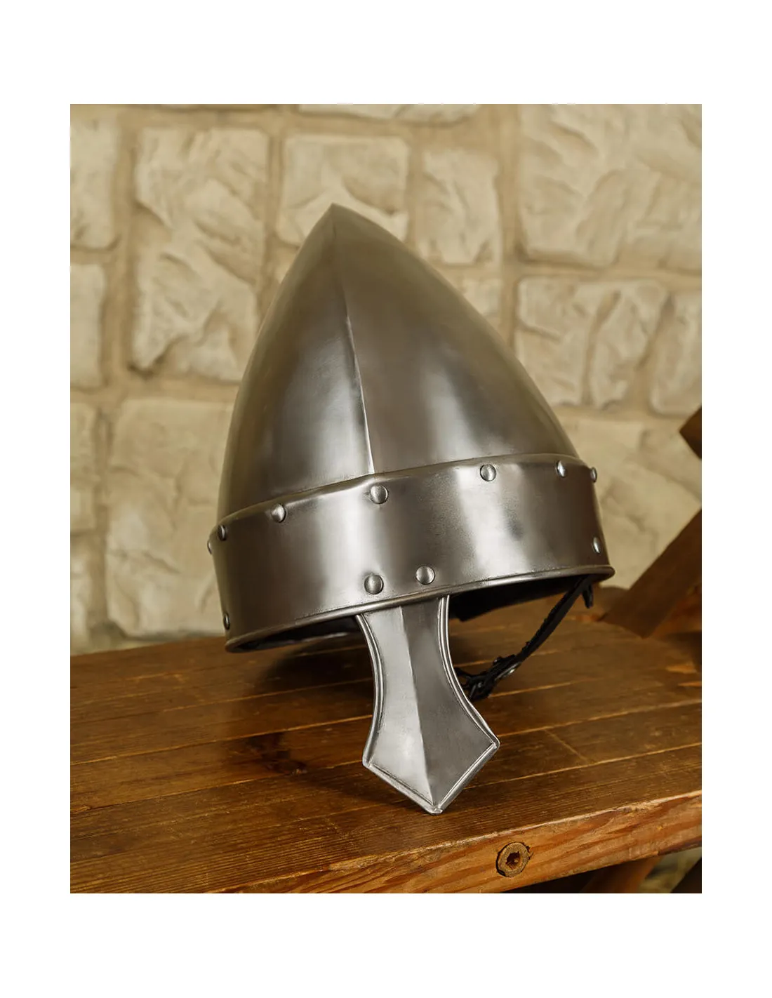 Casco normando con nasal modelo Baldric, acero pulido
