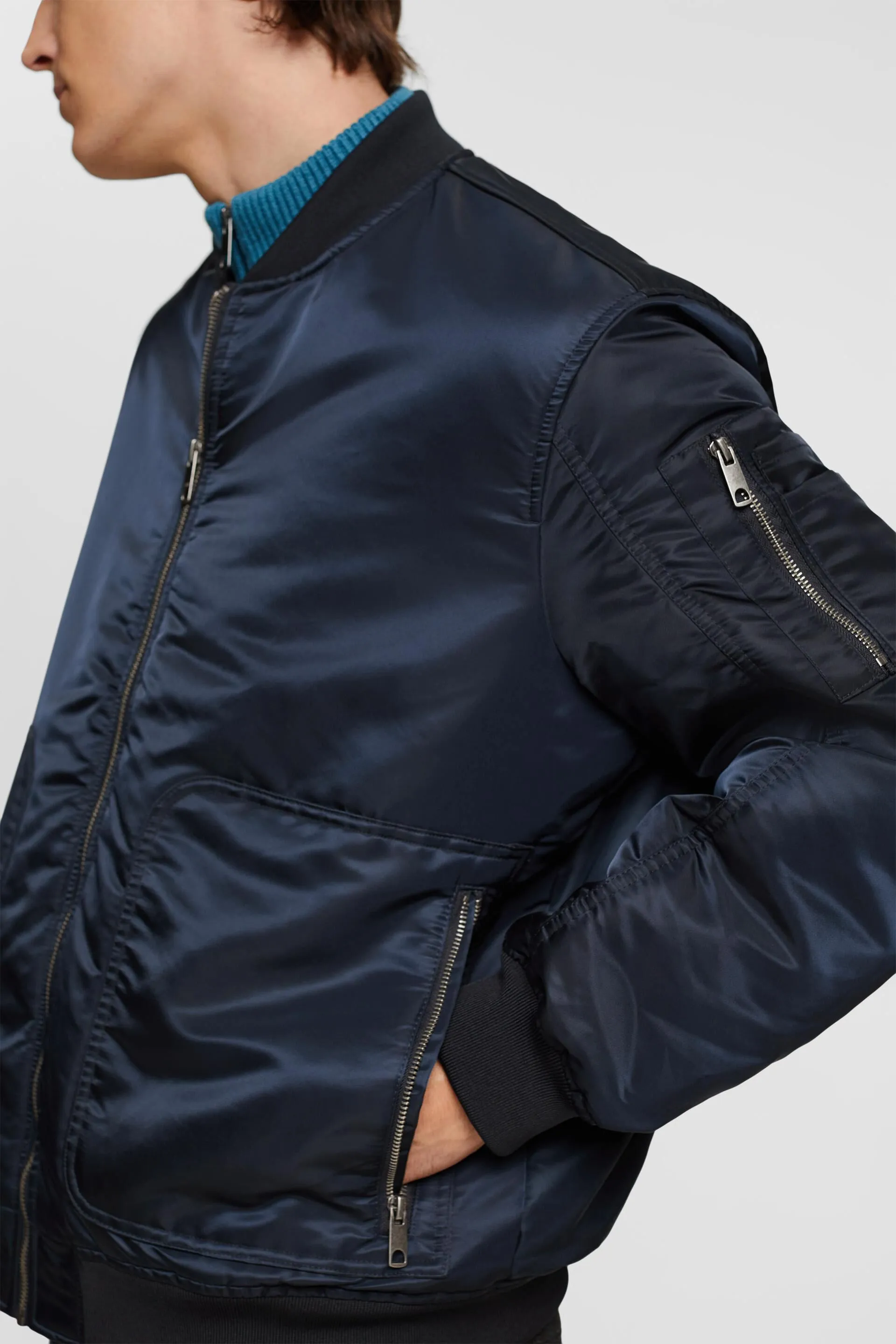 Cazadora estilo bomber