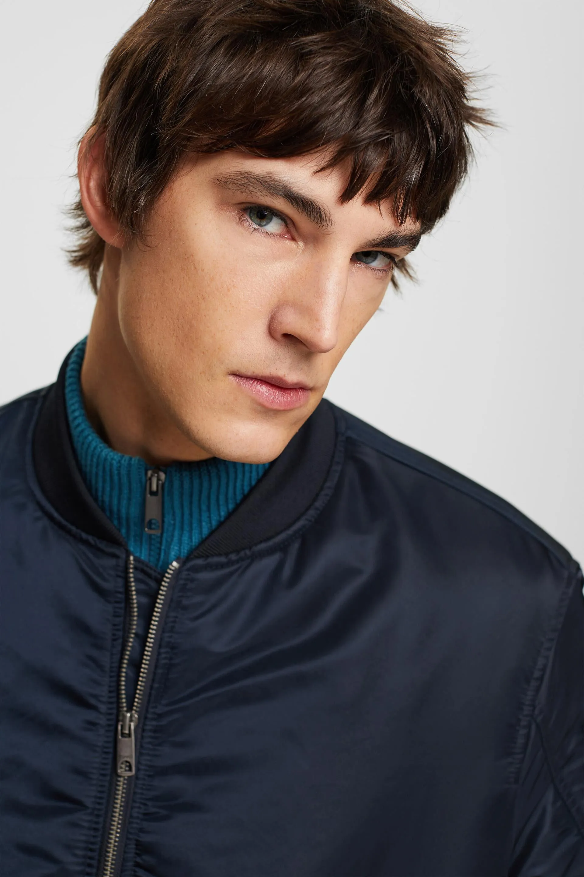 Cazadora estilo bomber