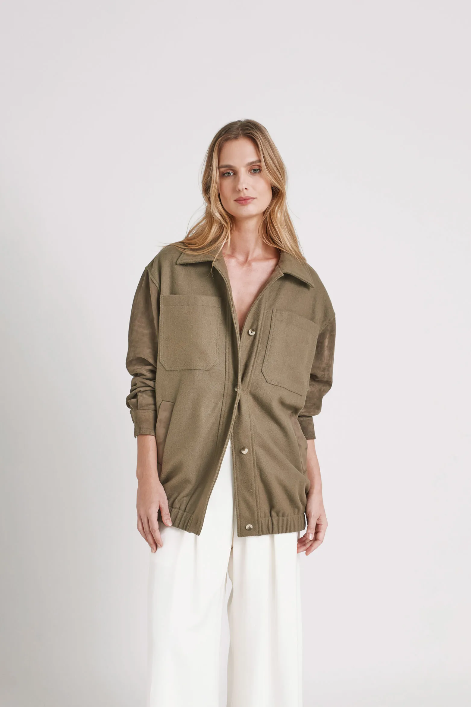 Chaqueta bomber aurora para mujer detalles gamuza