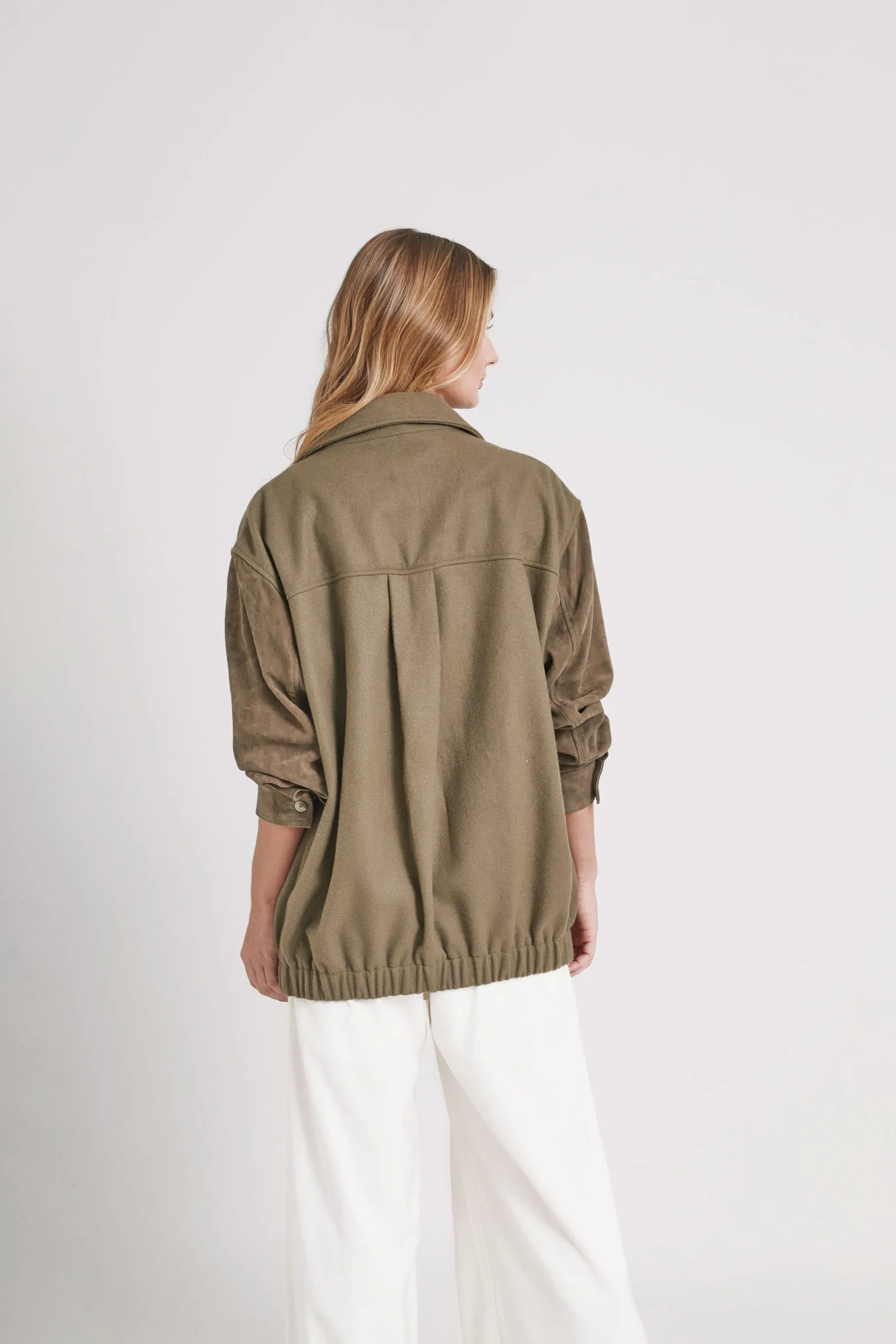 Chaqueta bomber aurora para mujer detalles gamuza