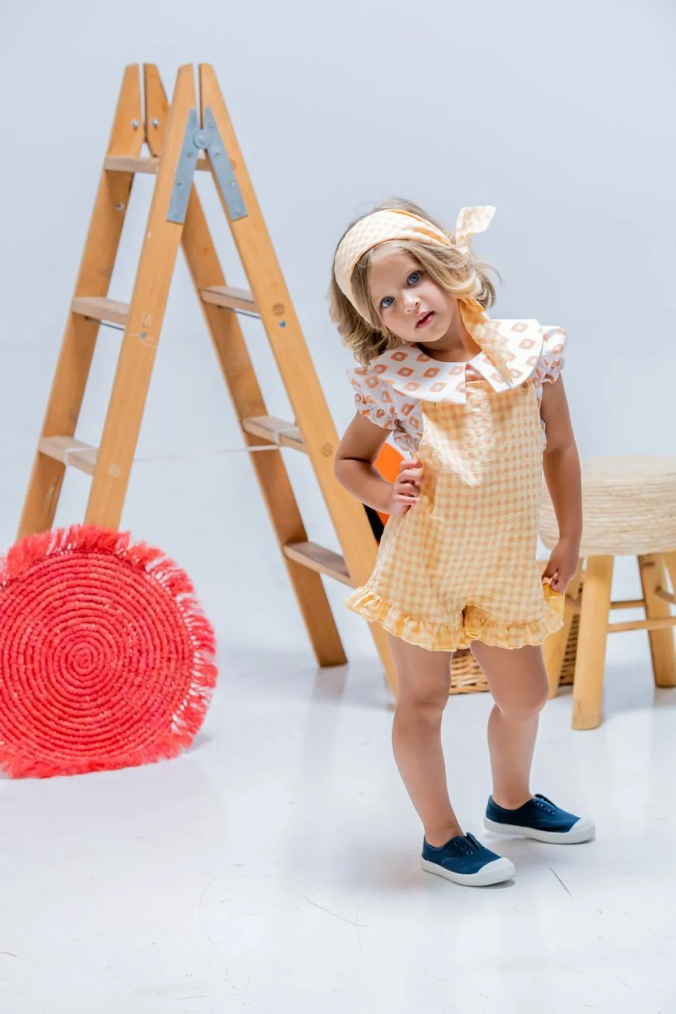 Conjunto Blusa y peto para niña Rombos y cuadros de José Varón