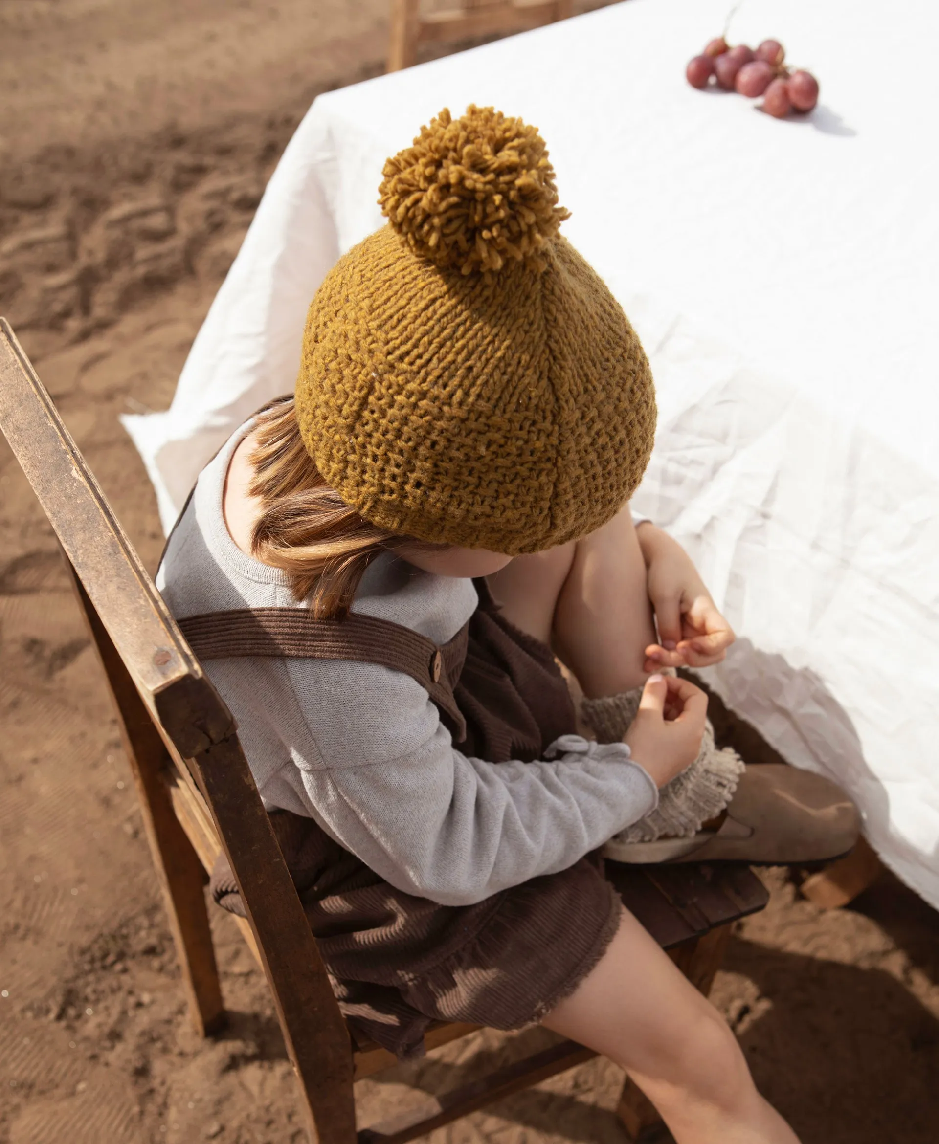 Gorro tejido con pompón en la parte superior | Mother Lúcia