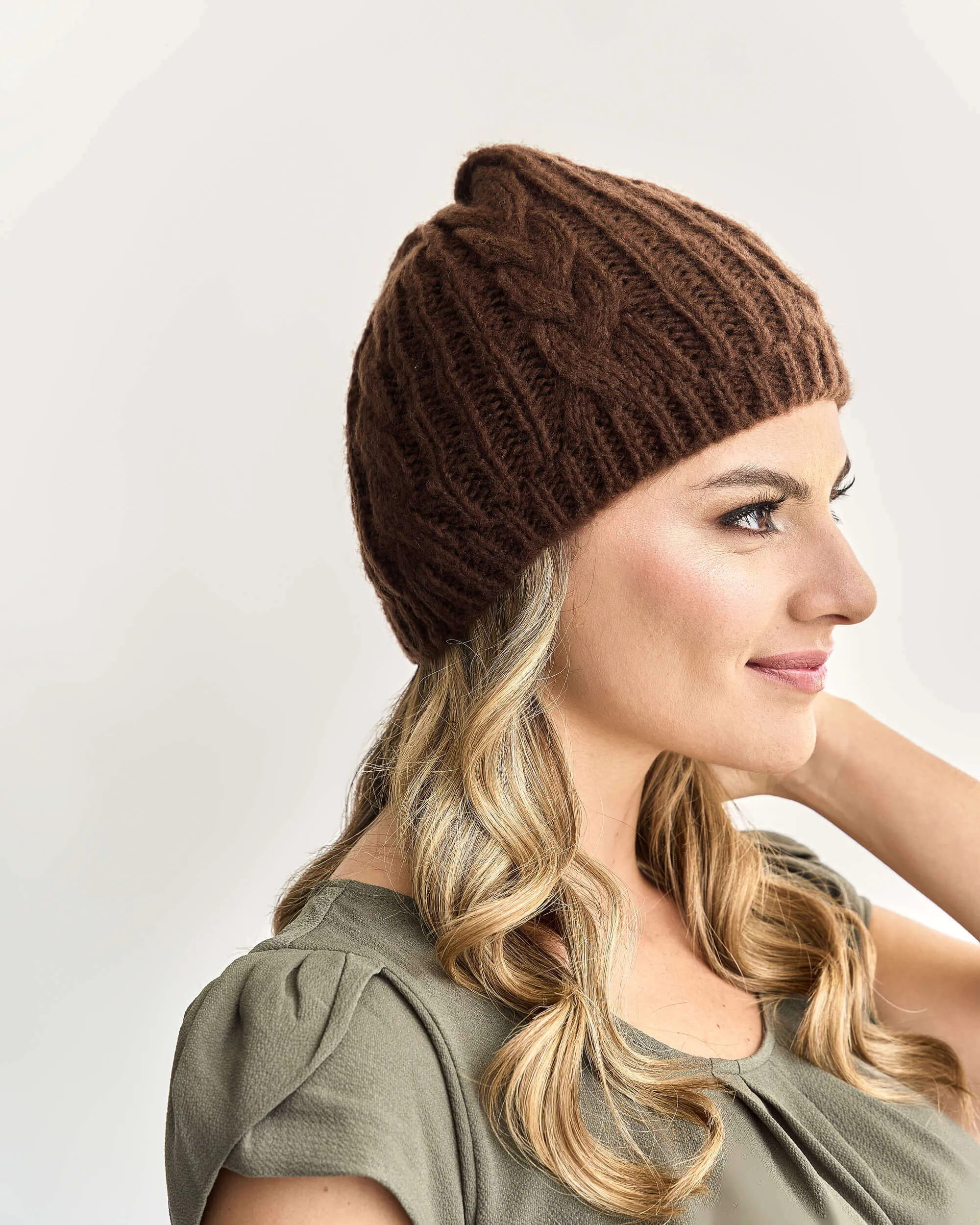 Gorro tipo “beannie” tejido