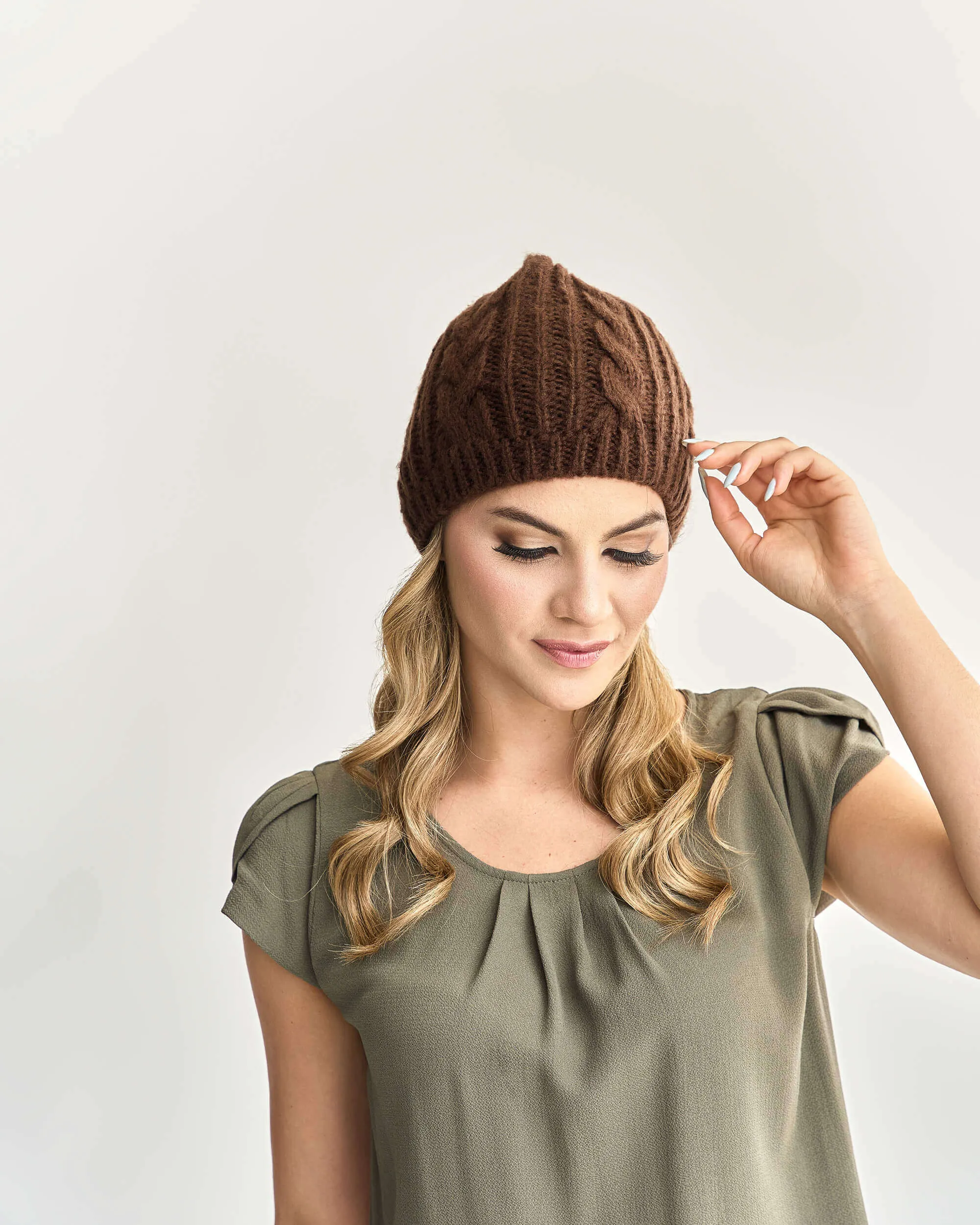 Gorro tipo “beannie” tejido
