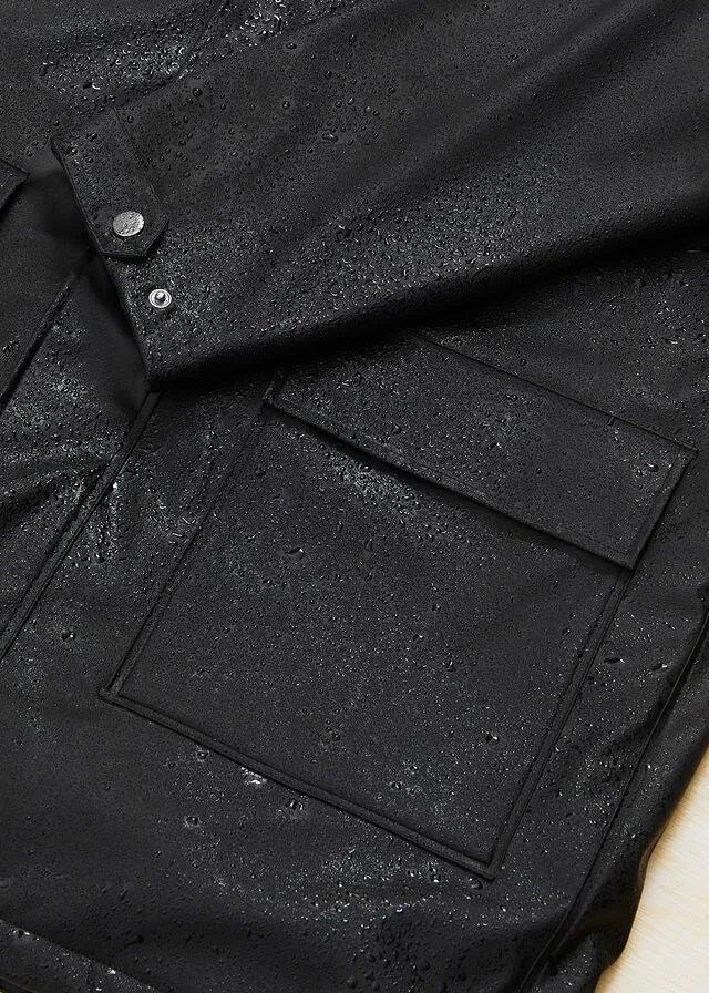 Impermeable Negro