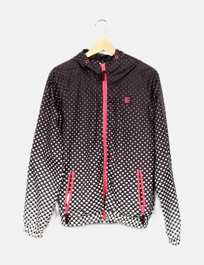 Inside Impermeable negro estampado