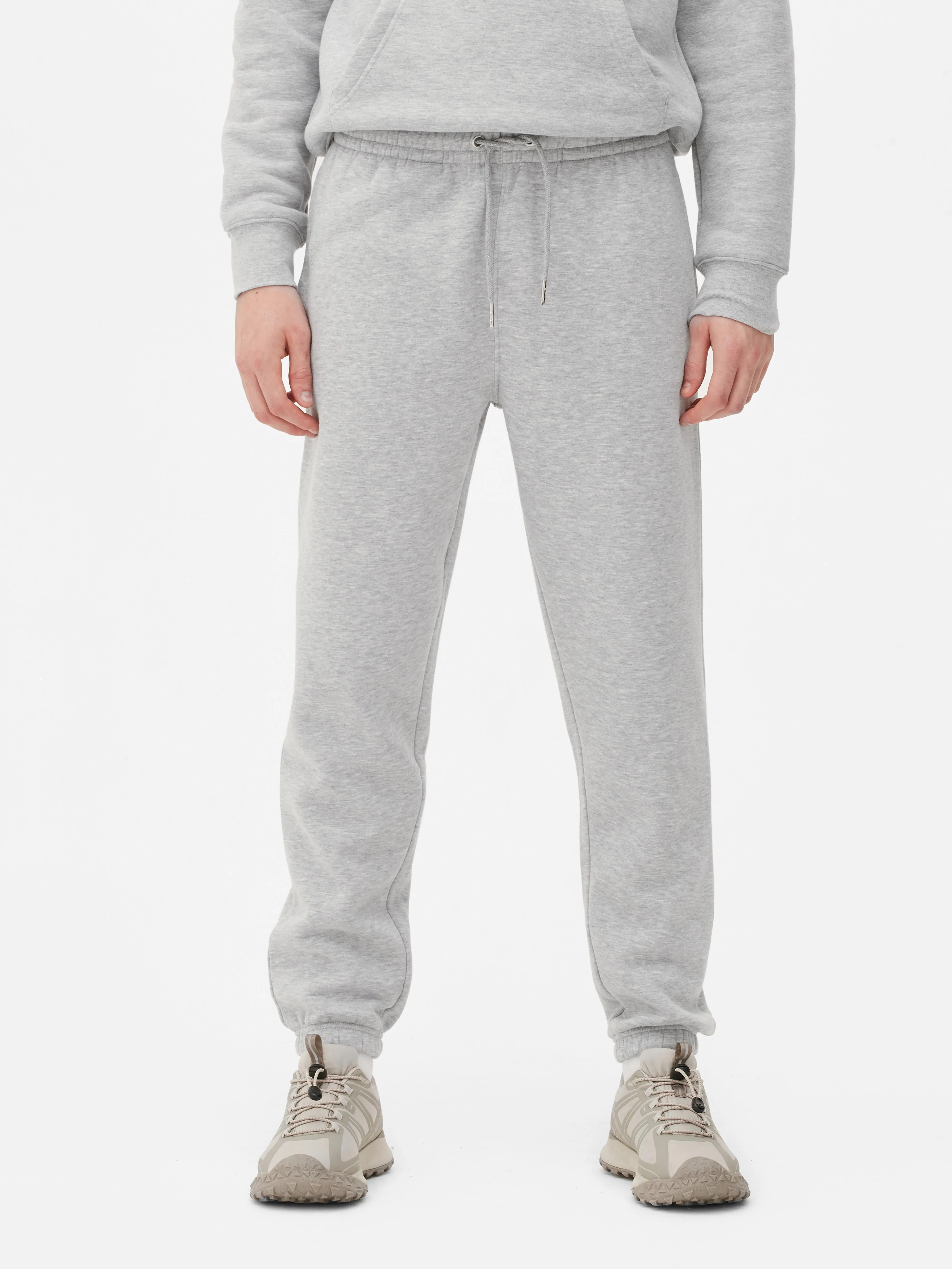 Joggers con bajos ajustados
