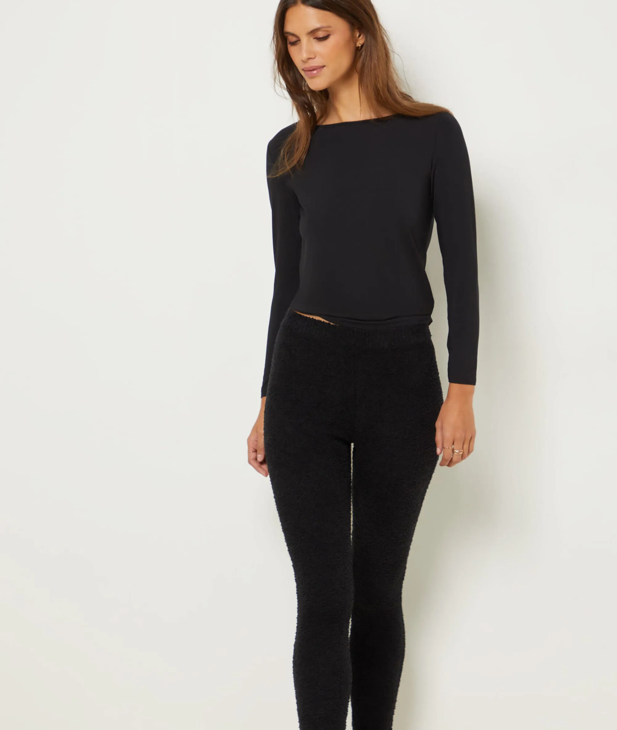 LEGGING TEJIDO MULLIDO FRILEUSE NOIR  ETAM