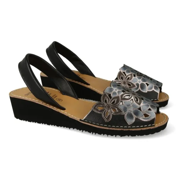 MENORQUINAS MUJER con CUÑA PIEL MOD. FLORAL NEGRO