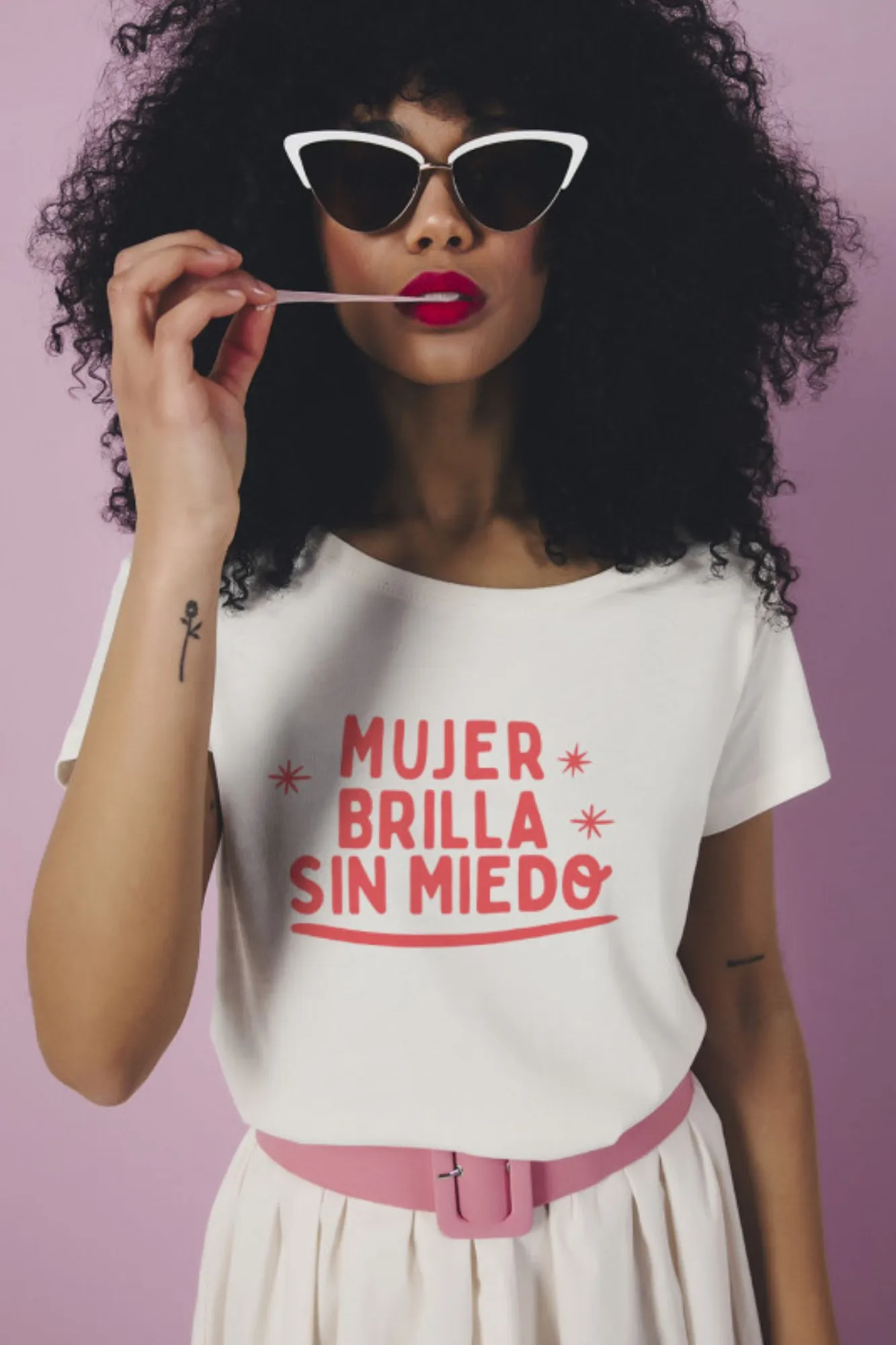 OFFSET COLLAGE camiseta MUJER BRILLA SIN MIEDO