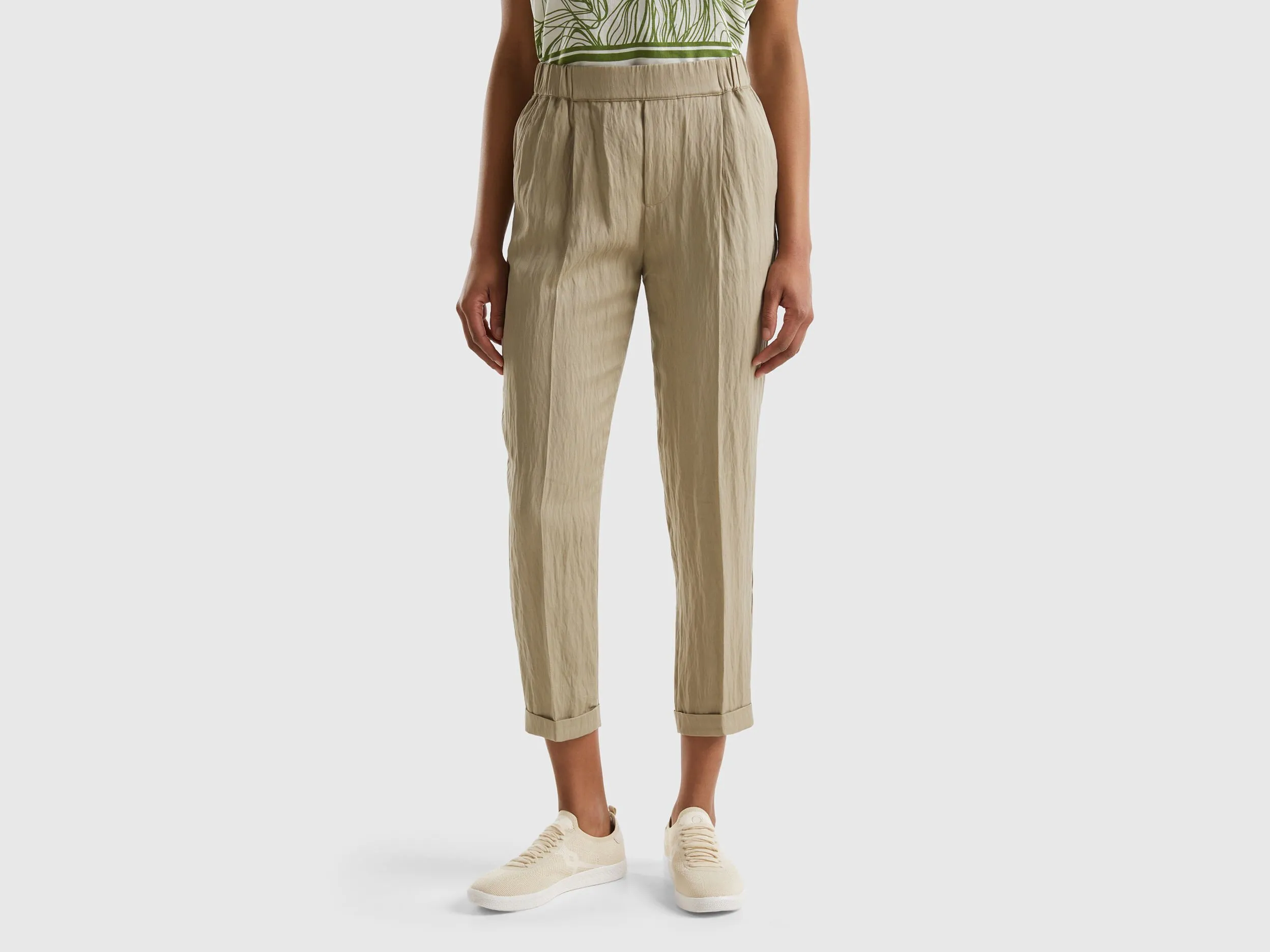 Pantalón con vuelta en mezcla de viscosa sostenible