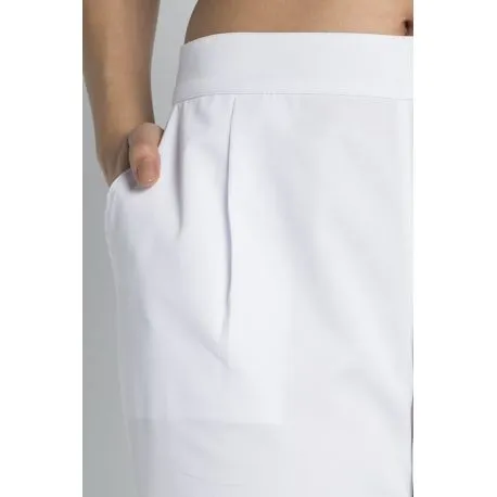 Pantalón blanco con dobladillo