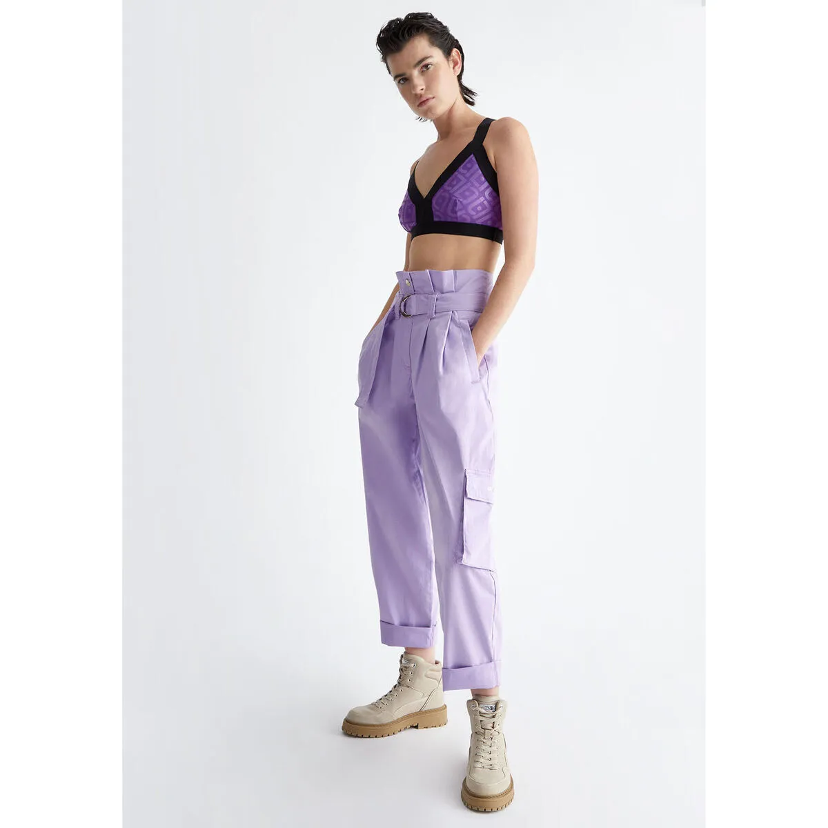 Pantalón cargo elástico