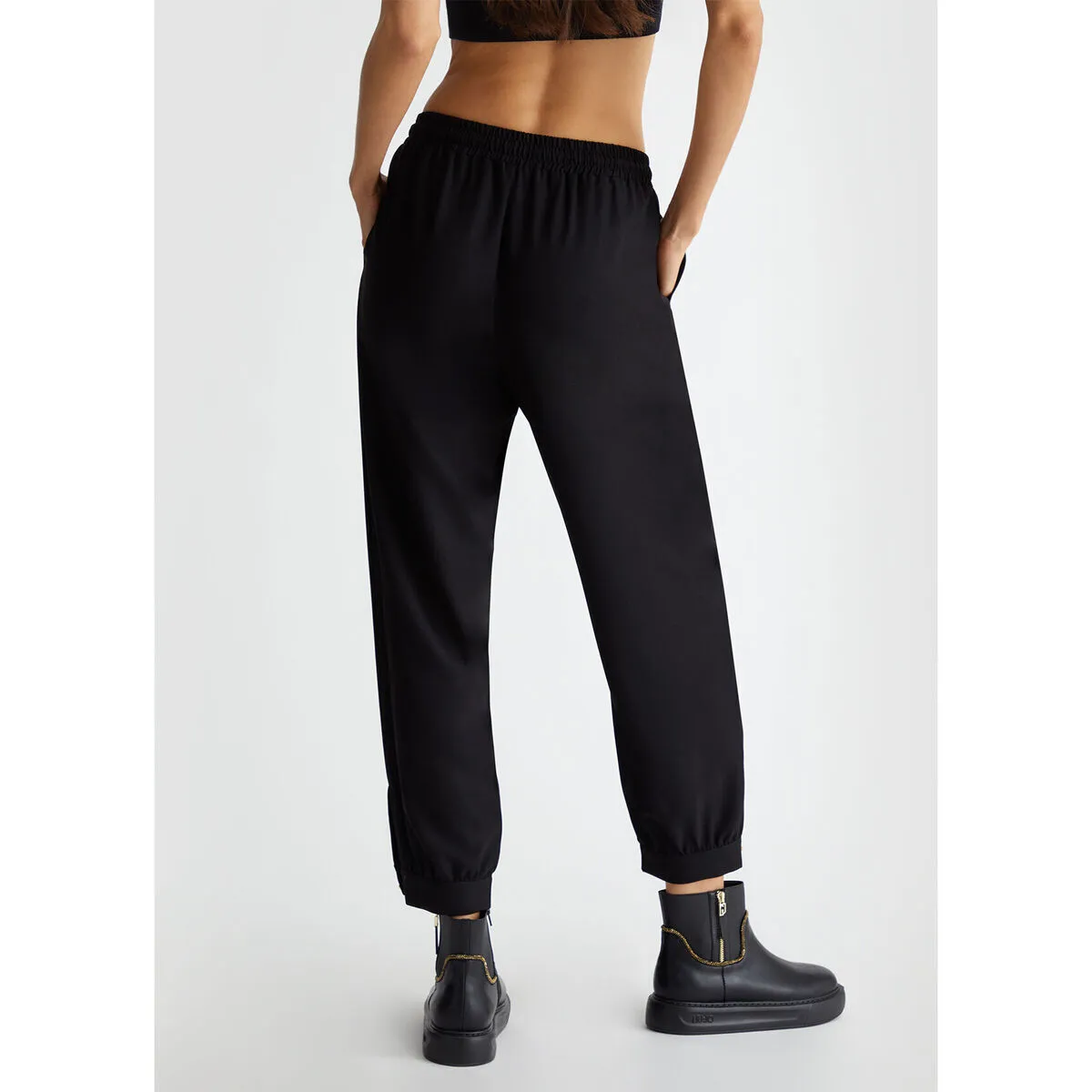 Pantalón de chándal elástico