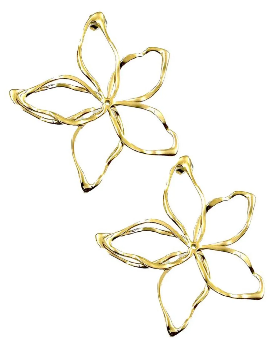 PENDIENTES DORADOS CORTOS DE FIESTA CON FLORES PARA BODAS