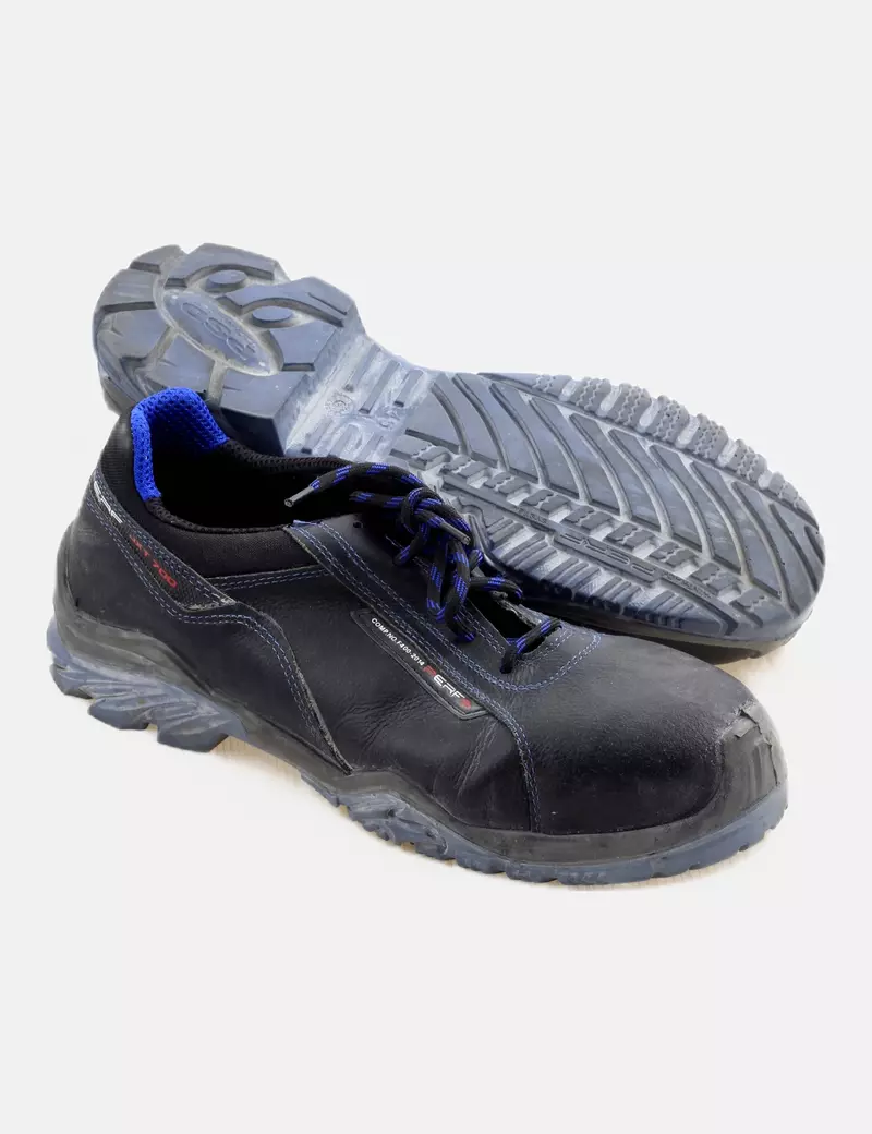 Perf Zapato rígido negro