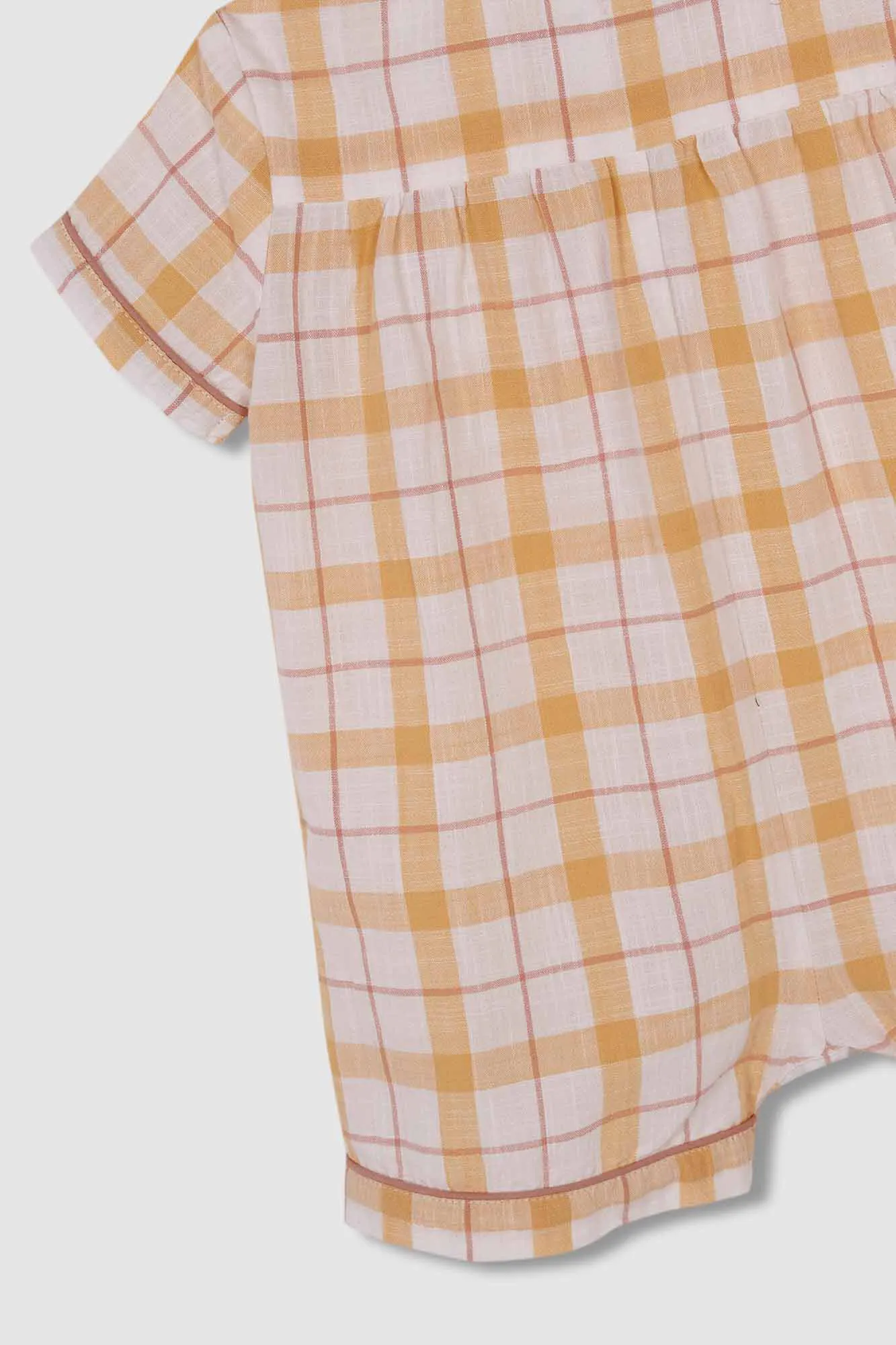 Pijama de manga corta de cuadros amarillo