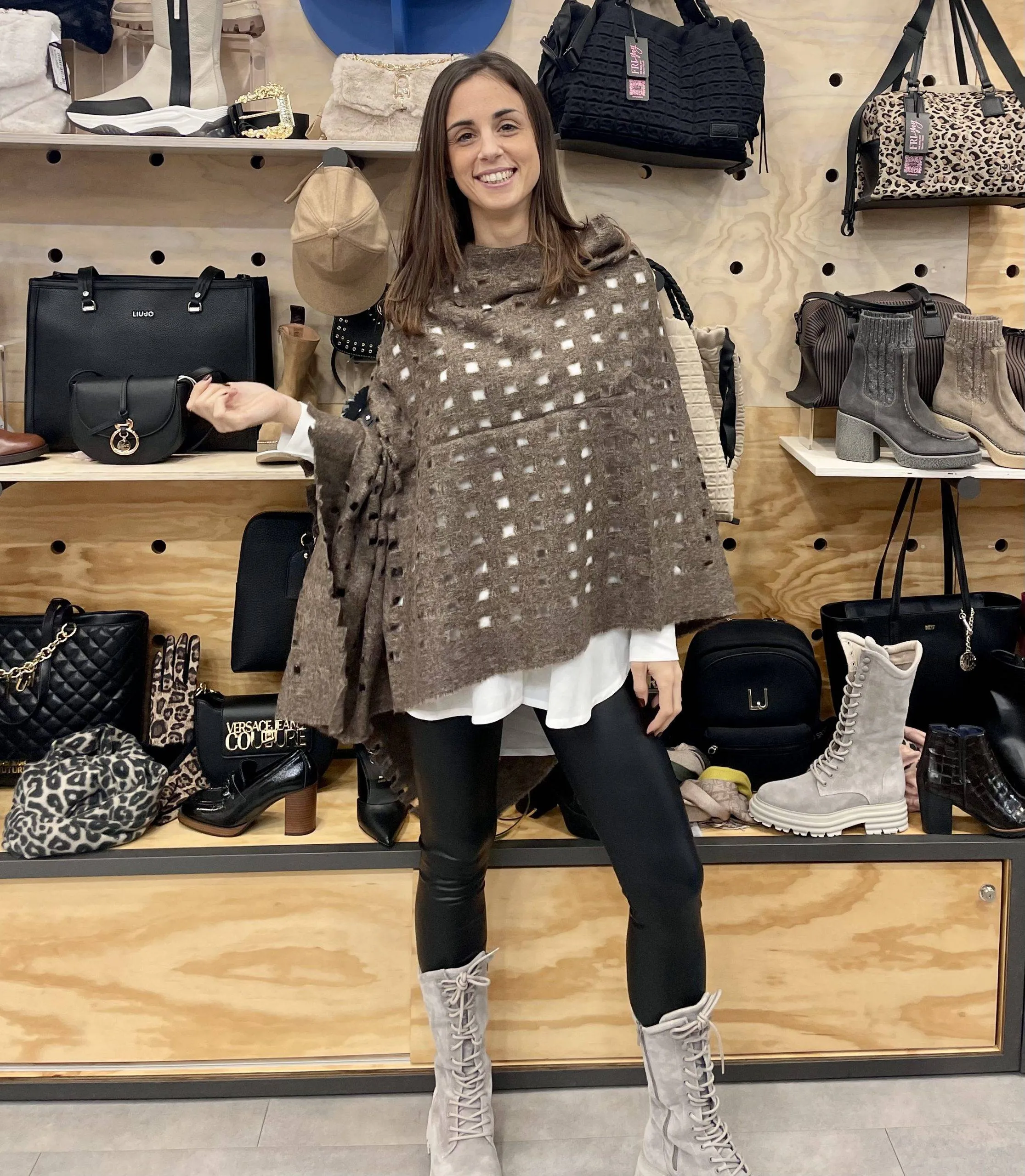 Poncho troquelado Marron