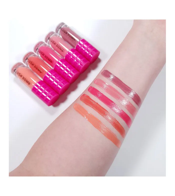 REVOLUTION   COLORETE LíQUIDO BLUSH BOMB  SAVAGE CORAL