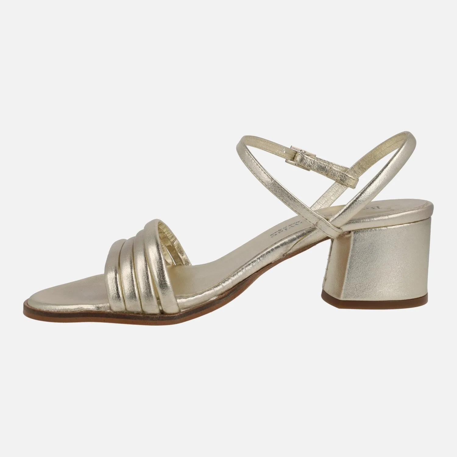 SANDALIAS DE TACÓN EN PIEL ORO CON TIRAS DELANTERAS Y PULSERA AL EMPEINE
