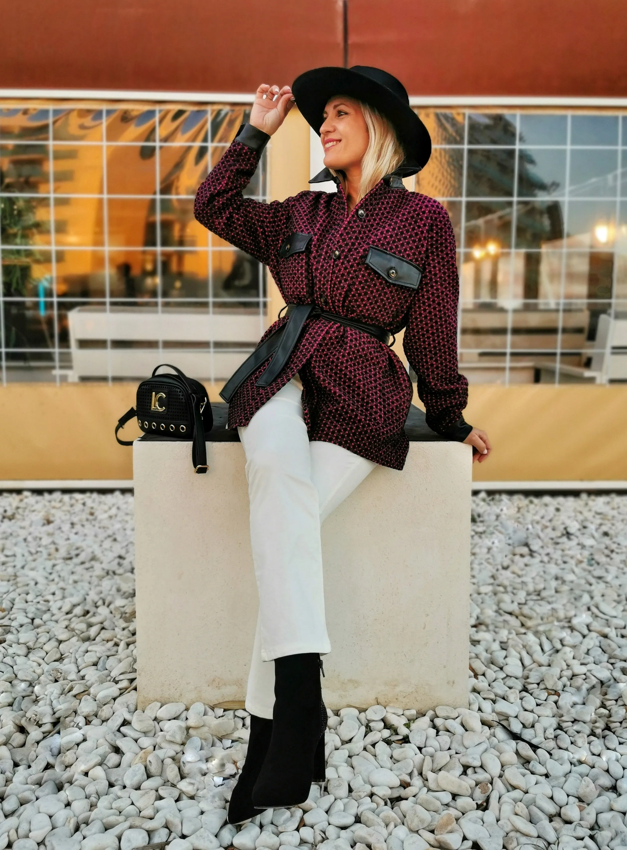Sobrecamisa de tejido en fantasía bicolor combinada con ecopiel Lola Casademunt