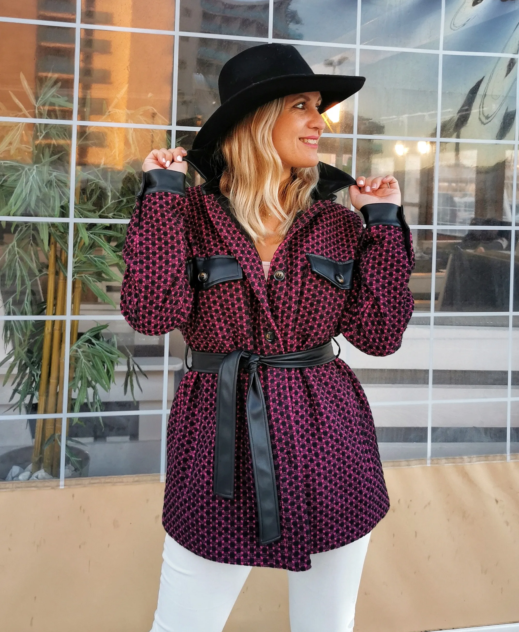 Sobrecamisa de tejido en fantasía bicolor combinada con ecopiel Lola Casademunt
