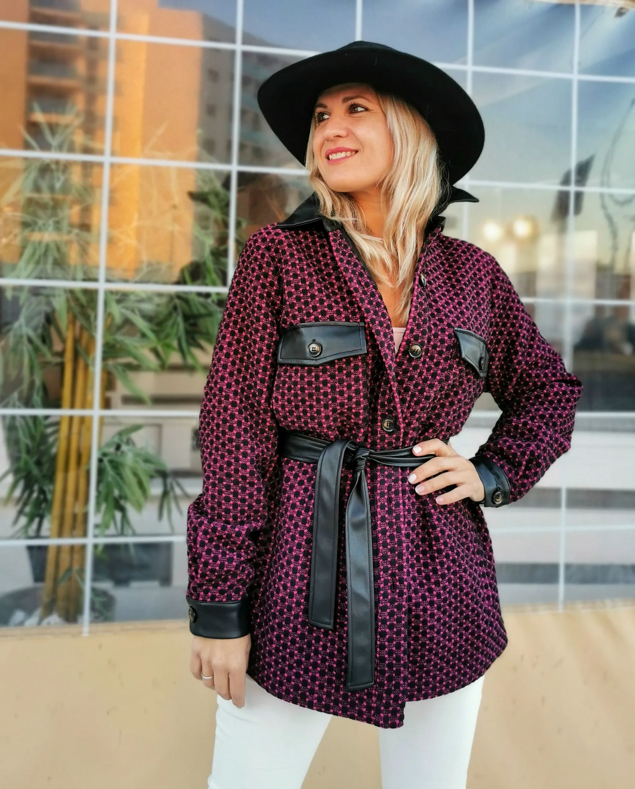 Sobrecamisa de tejido en fantasía bicolor combinada con ecopiel Lola Casademunt