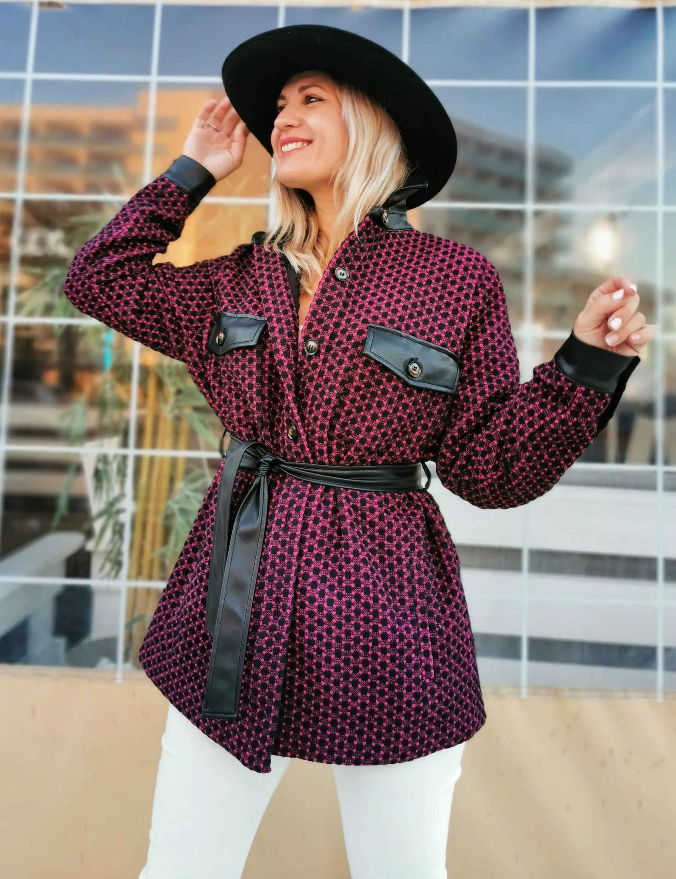 Sobrecamisa de tejido en fantasía bicolor combinada con ecopiel Lola Casademunt