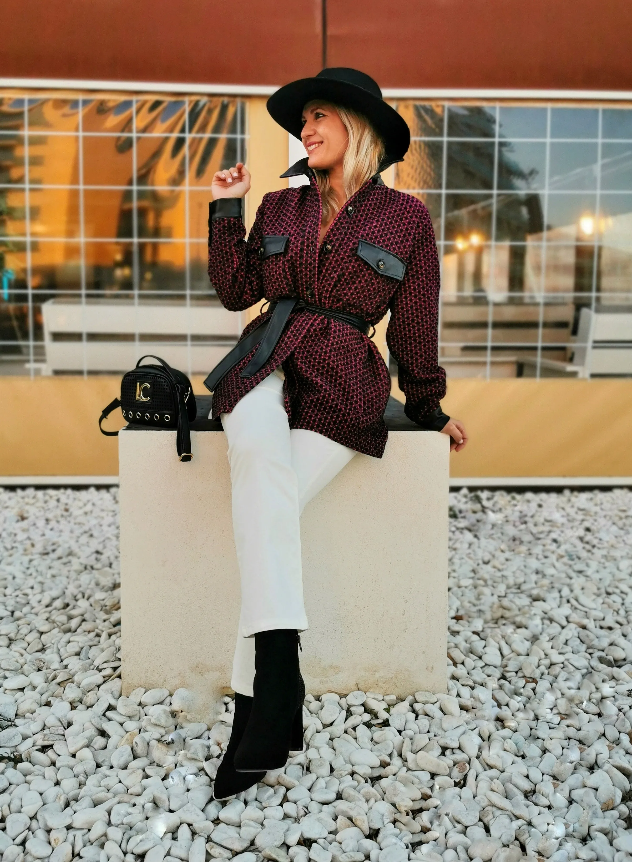 Sobrecamisa de tejido en fantasía bicolor combinada con ecopiel Lola Casademunt