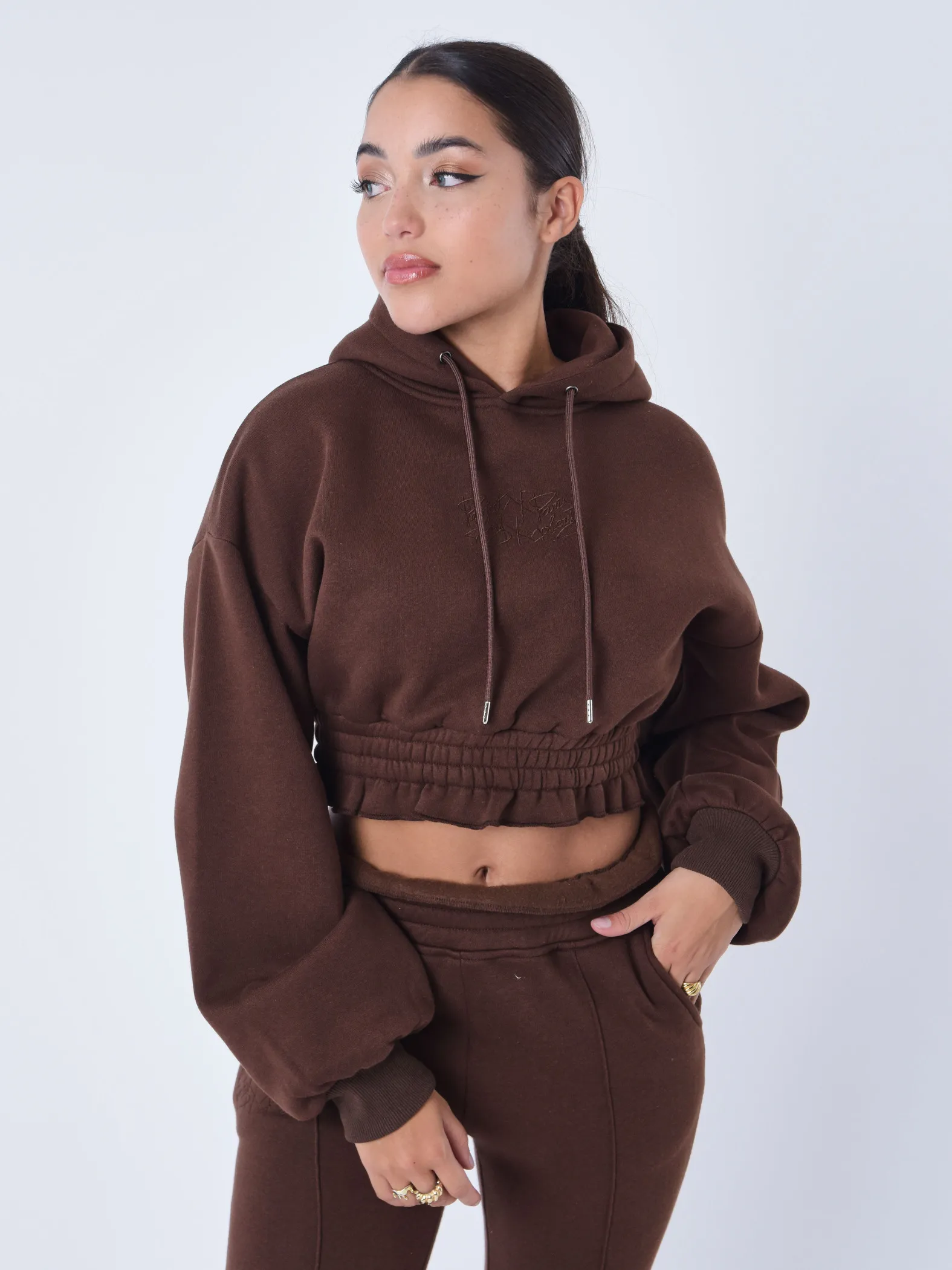 Sudadera con capucha fruncida