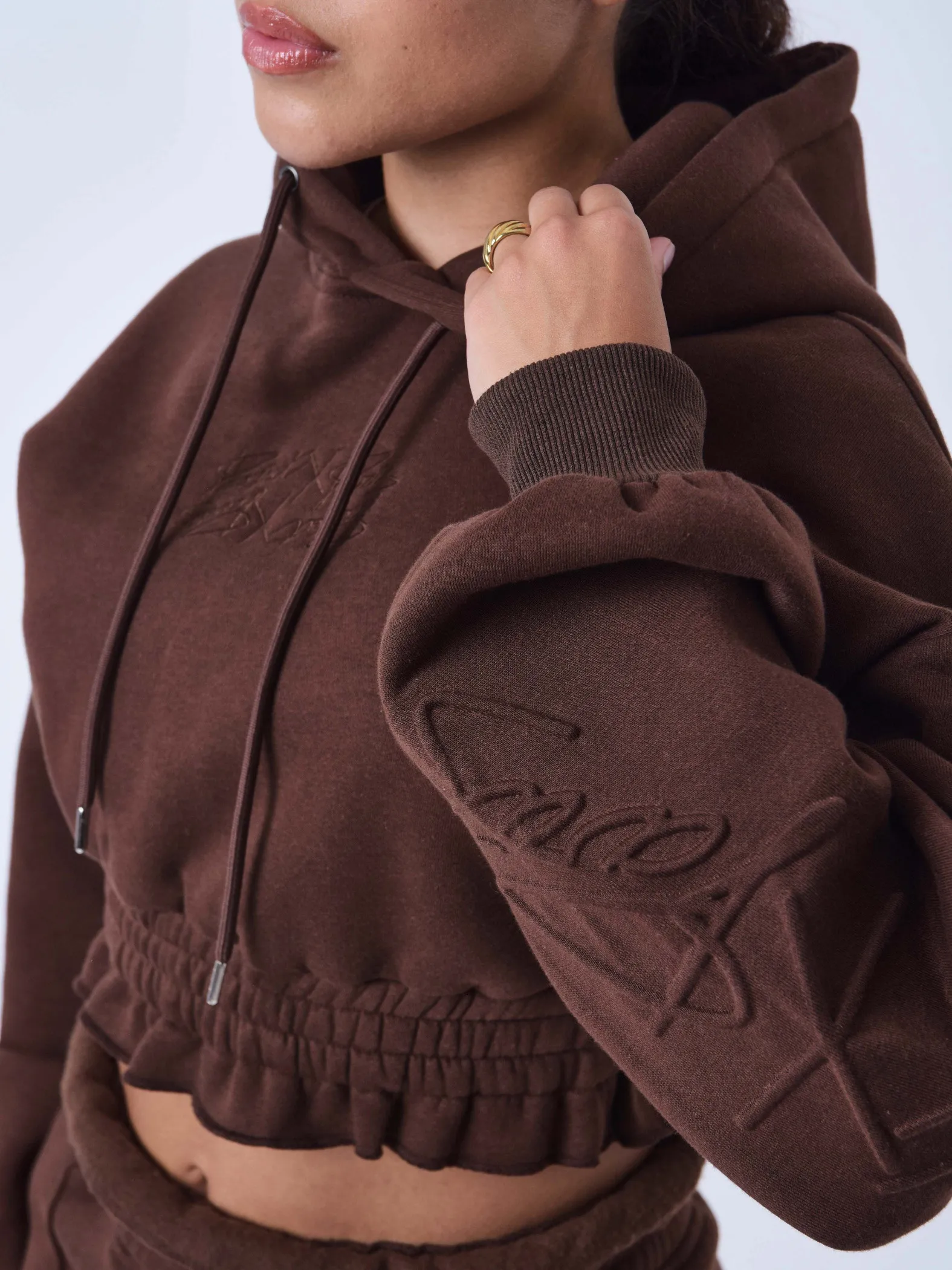 Sudadera con capucha fruncida