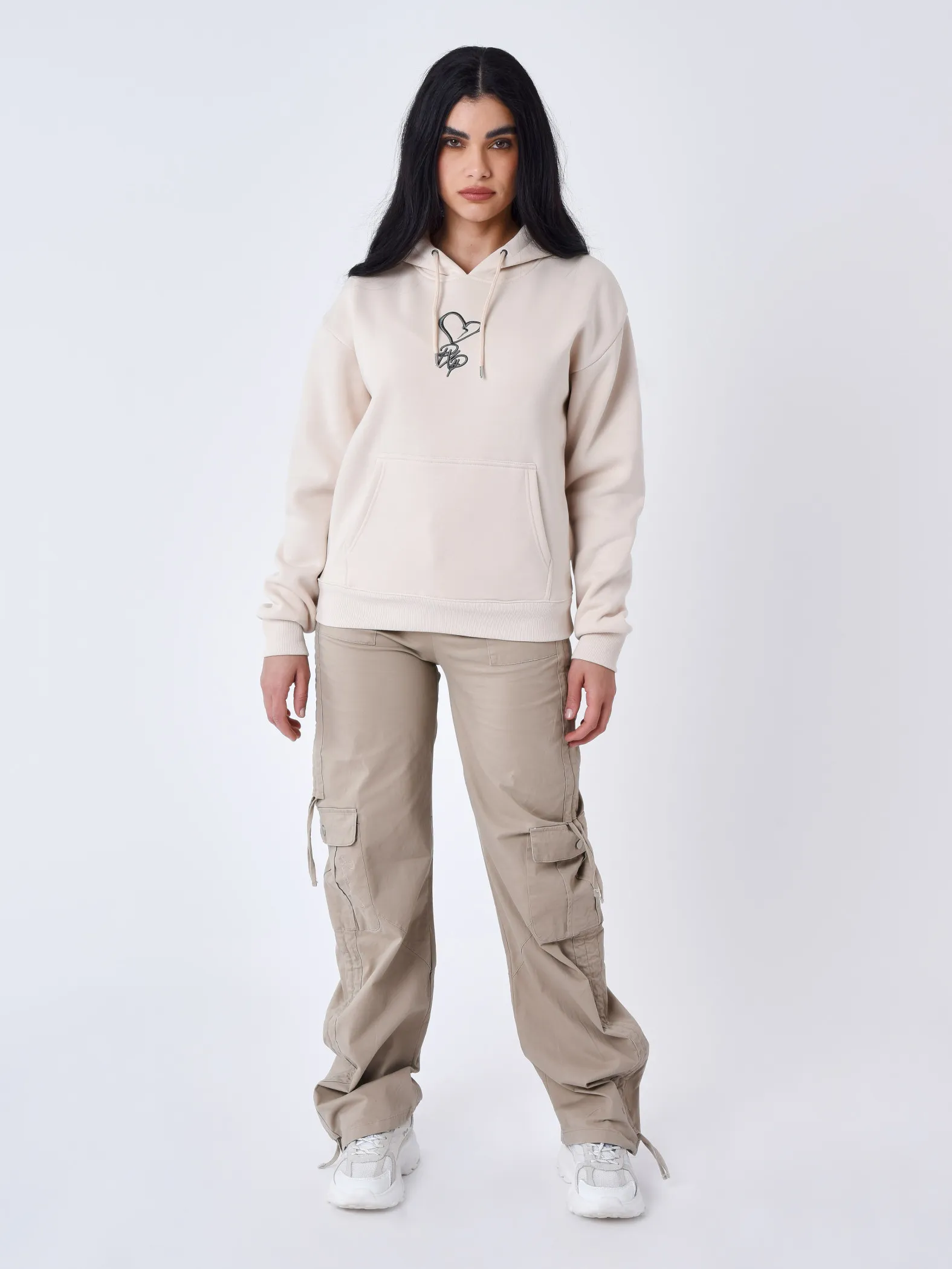 Sudadera con capucha y logotipo