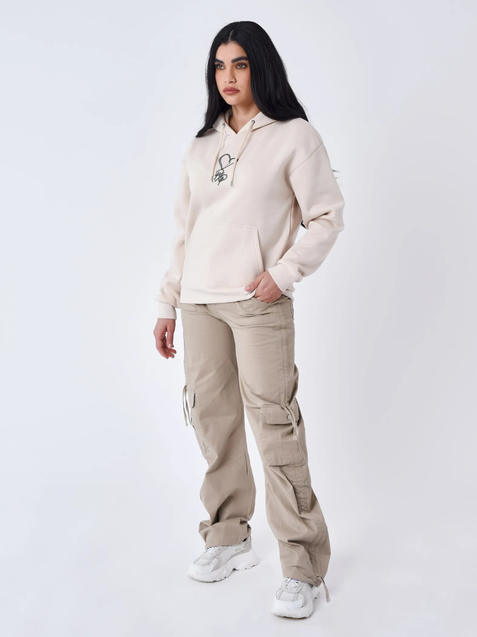Sudadera con capucha y logotipo