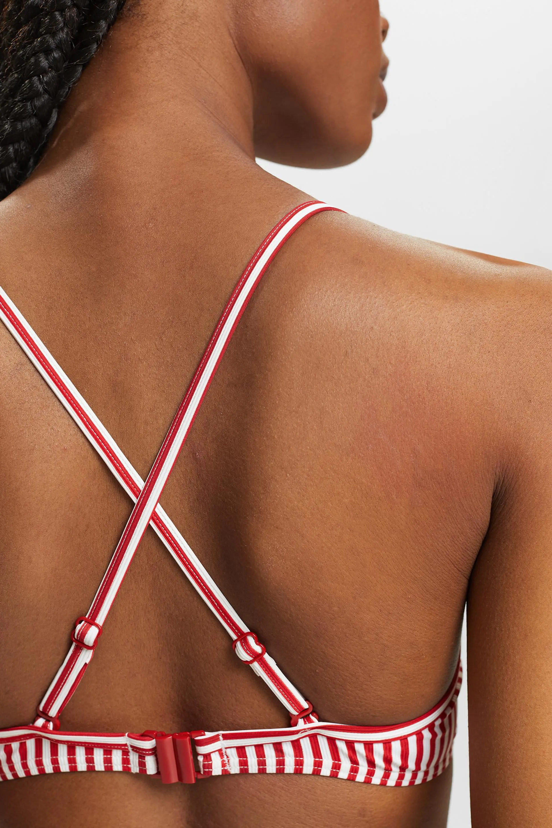 Top de bikini a rayas acolchado con aros